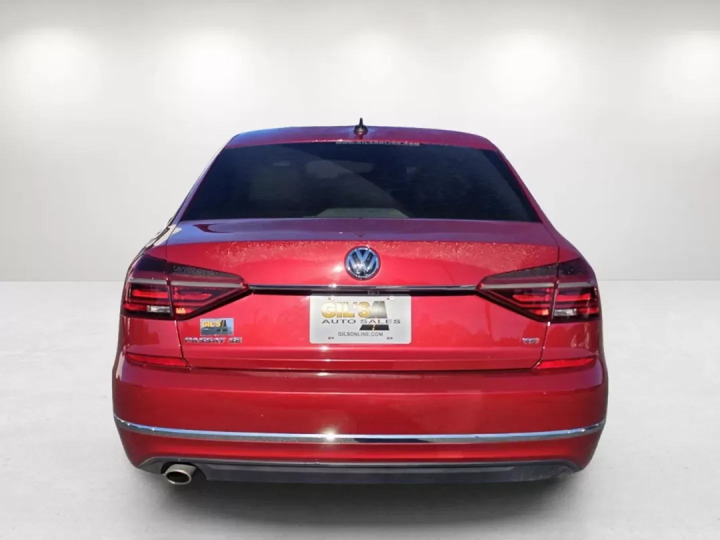 2018 Volkswagen Passat 2.0T SE (1VWBA7A36JC) with an Other engine, located at 3959 U.S. 80 W, Phenix City, AL, 36870, (334) 297-4885, 32.469296, -85.135185 - Looking for a reliable sedan that fits seamlessly into your busy lifestyle? Meet the 2018 Volkswagen Passat, the perfect vehicle for anyone navigating the daily hustle of work commutes, family outings, or weekend adventures. This stylish red sedan is not just a means of transport; it's a statement o - Photo#6
