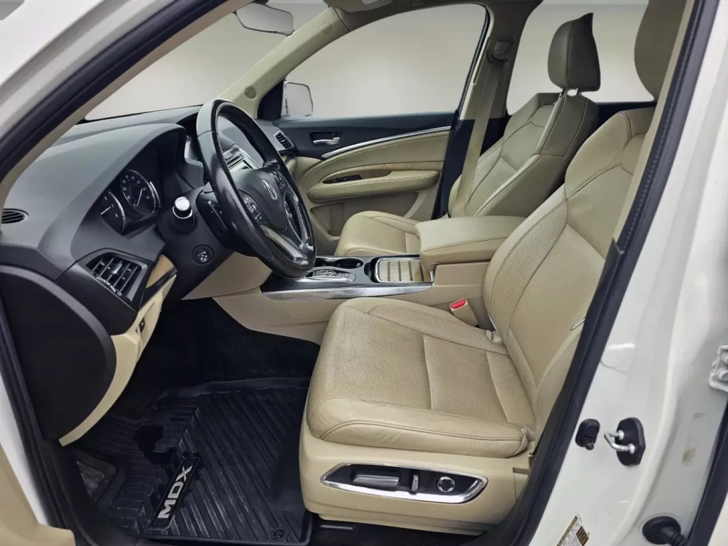 2019 Acura MDX w/Technology Pkg (5J8YD3H50KL) with an Other engine, located at 804 22nd Ave, Phenix City, AL, 36870, (334) 297-1860, 32.484749, -85.024475 - **Elevate Your Family Adventures with the 2019 Acura MDX at Gils Auto Phenix City, AL**<br /> <br /> If you're searching for the perfect SUV that effortlessly combines style, comfort, and versatility, look no further than this stunning 2019 Acura MDX with the Technology Package. Ideal for growing f - Photo#9