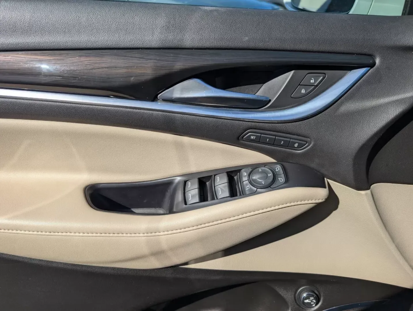 2019 /Shale Buick Enclave Premium (5GAERCKW1KJ) with an Other engine, located at 3959 U.S. 80 W, Phenix City, AL, 36870, (334) 297-4885, 32.469296, -85.135185 - **Experience Luxurious Family Adventures with the 2019 Buick Enclave Premium at Gils Auto, Phenix City, AL!**<br /> <br /> Are you ready to elevate your family outings or weekday commutes? The 2019 Buick Enclave Premium is an excellent choice if you're searching for a spacious, comfortable, and feat - Photo#8