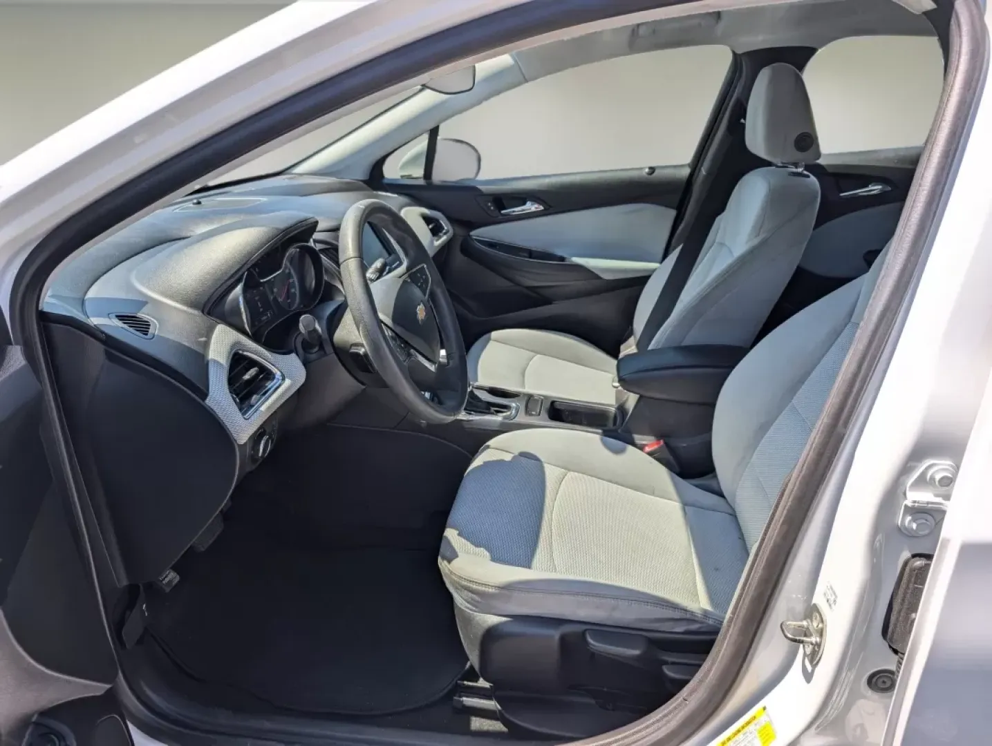 2019 /Jet Black/Galvanized Chevrolet Cruze LT (1G1BE5SM5K7) with an Other engine, located at 7000 Northlake Connector, Columbus, GA, 31904, (706) 987-8085, 32.524975, -84.978134 - **Experience the Open Road with the 2019 Chevrolet Cruze LT Perfect for Your Next Adventure!**<br /> <br /> Are you seeking an affordable, reliable vehicle that will accompany you through daily commutes, family outings, and spontaneous weekend getaways? Look no further than the 2019 Chevrolet Cruze - Photo#9