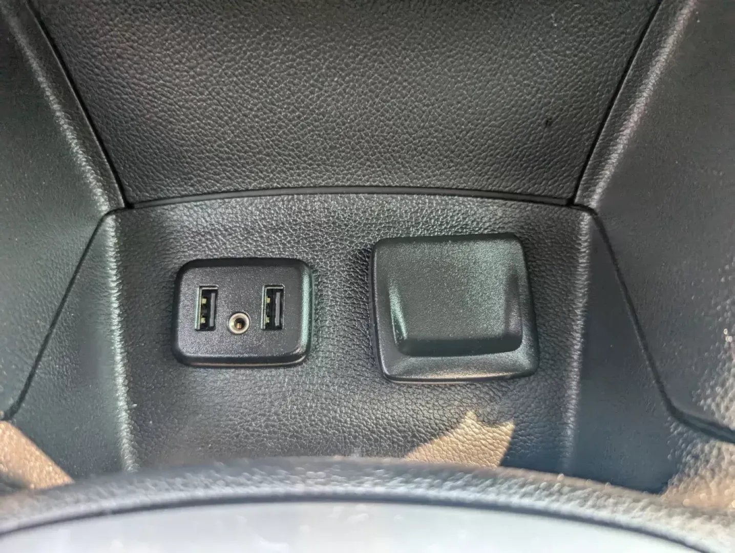 2019 /Jet Black Chevrolet Cruze LS (3G1BC6SM2KS) with an Turbocharged Gas I4 1.4L/85 engine, 6-Speed Automatic transmission, located at 1430 Gateway Drive, Opelika, AL, 36801, (334) 239-0944, 32.637871, -85.409790 - 2019 Chevrolet Cruze LS - Photo#14