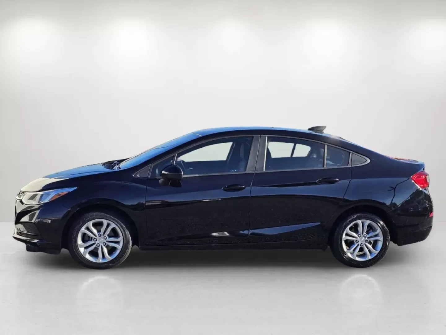 2019 /Jet Black Chevrolet Cruze LS (1G1BC5SM5K7) with an Other engine, located at 1430 Gateway Drive, Opelika, AL, 36801, (334) 239-0944, 32.637871, -85.409790 - **Discover Your Next Adventure with the 2019 Chevrolet Cruze at Gils Auto!** <br /> <br /> Are you in search of a reliable, stylish vehicle to elevate your daily commutes or weekend getaways? Look no further! The 2019 Chevrolet Cruze LS is the perfect sedan for budget-conscious buyers and growing fa - Photo#7