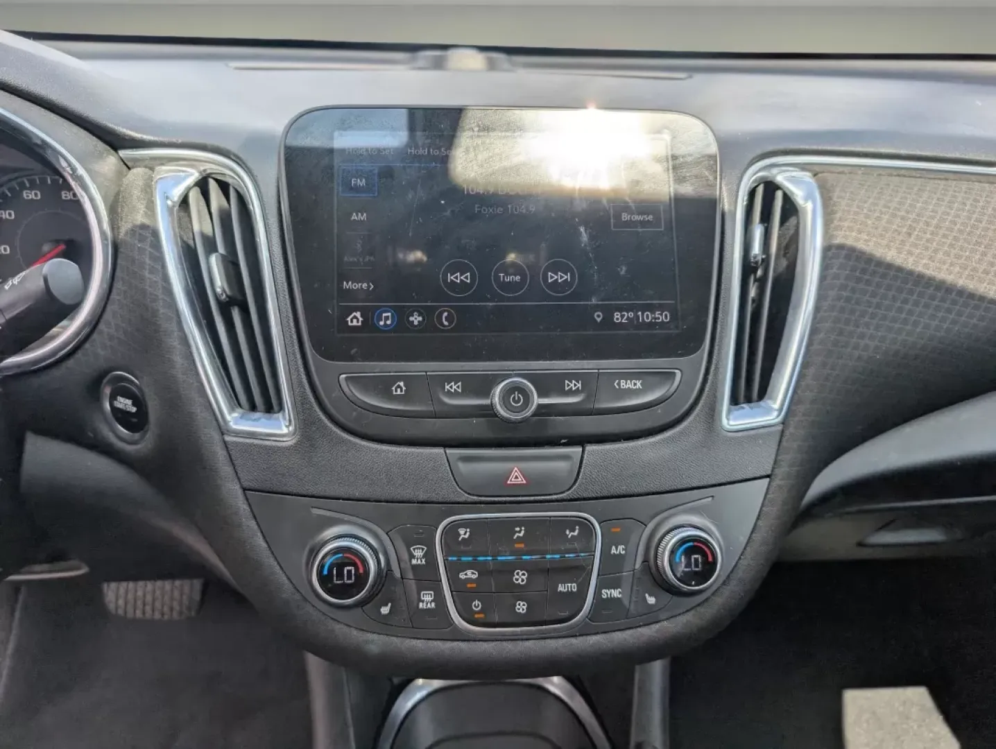 2019 /Jet Black Chevrolet Malibu LT (1G1ZD5ST1KF) with an Other engine, located at 1430 Gateway Drive, Opelika, AL, 36801, (334) 239-0944, 32.637871, -85.409790 - **Explore the Open Road with the 2019 Chevrolet Malibu LT: Your Ideal Family Sedan**<br /> <br /> Looking for the perfect blend of comfort, technology, and fuel efficiency for your daily commute or family outings? Look no further than the stunning 2019 Chevrolet Malibu LT, available now at Gils Auto - Photo#12