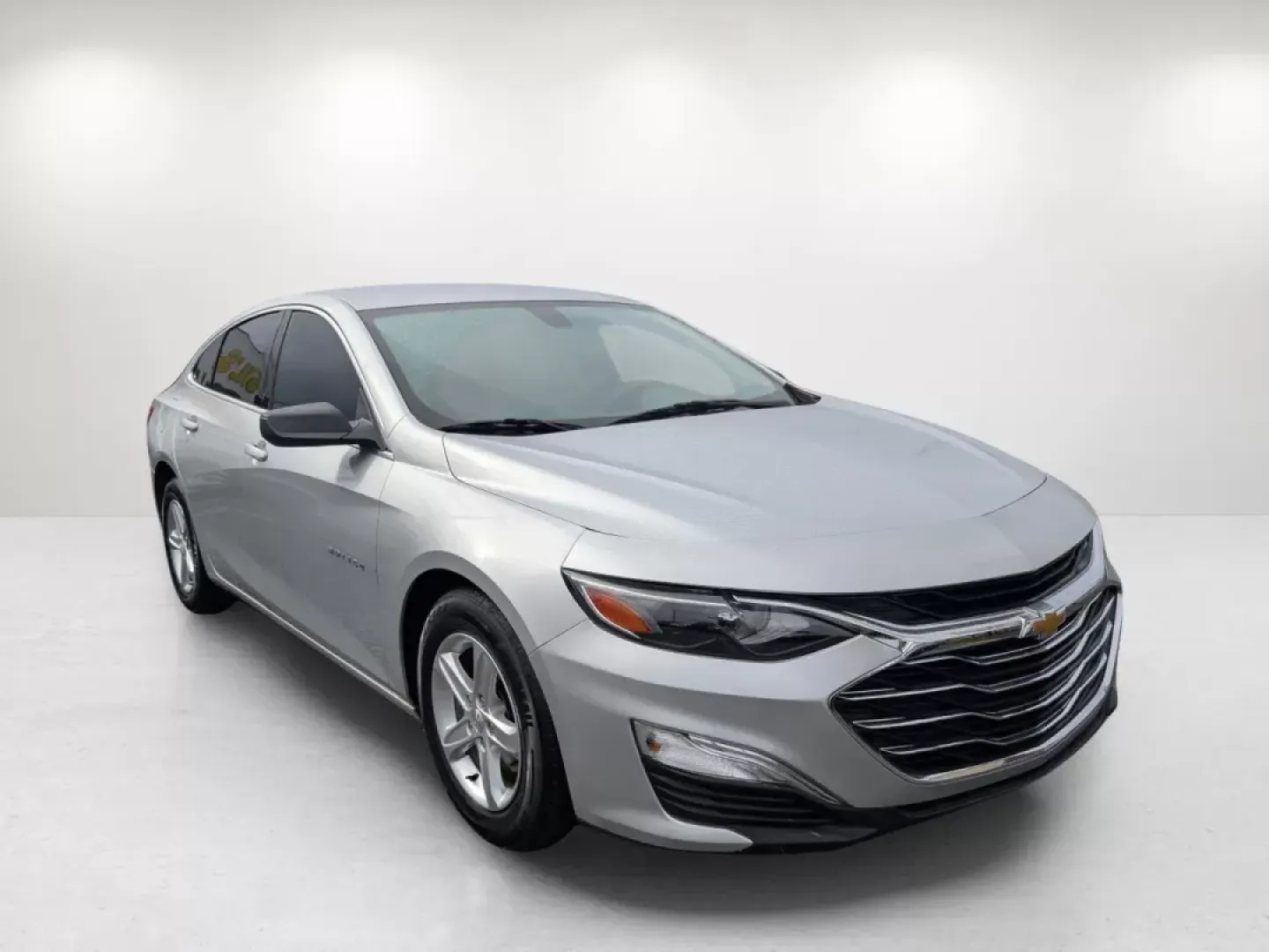 2019 /Dark Atmosphere/ Medium Ash Gray Chevrolet Malibu LS (1G1ZC5ST3KF) with an Other engine, located at 804 22nd Ave, Phenix City, AL, 36870, (334) 297-1860, 32.484749, -85.024475 - **Unleash Your Daily Drive with the 2019 Chevrolet Malibu LS Perfect for Commuters and Small Families!**<br /> <br /> Are you in search of a reliable and stylish sedan that's perfect for your daily commute or weekend family outings? Look no further than the 2019 Chevrolet Malibu LS available now at - Photo#2