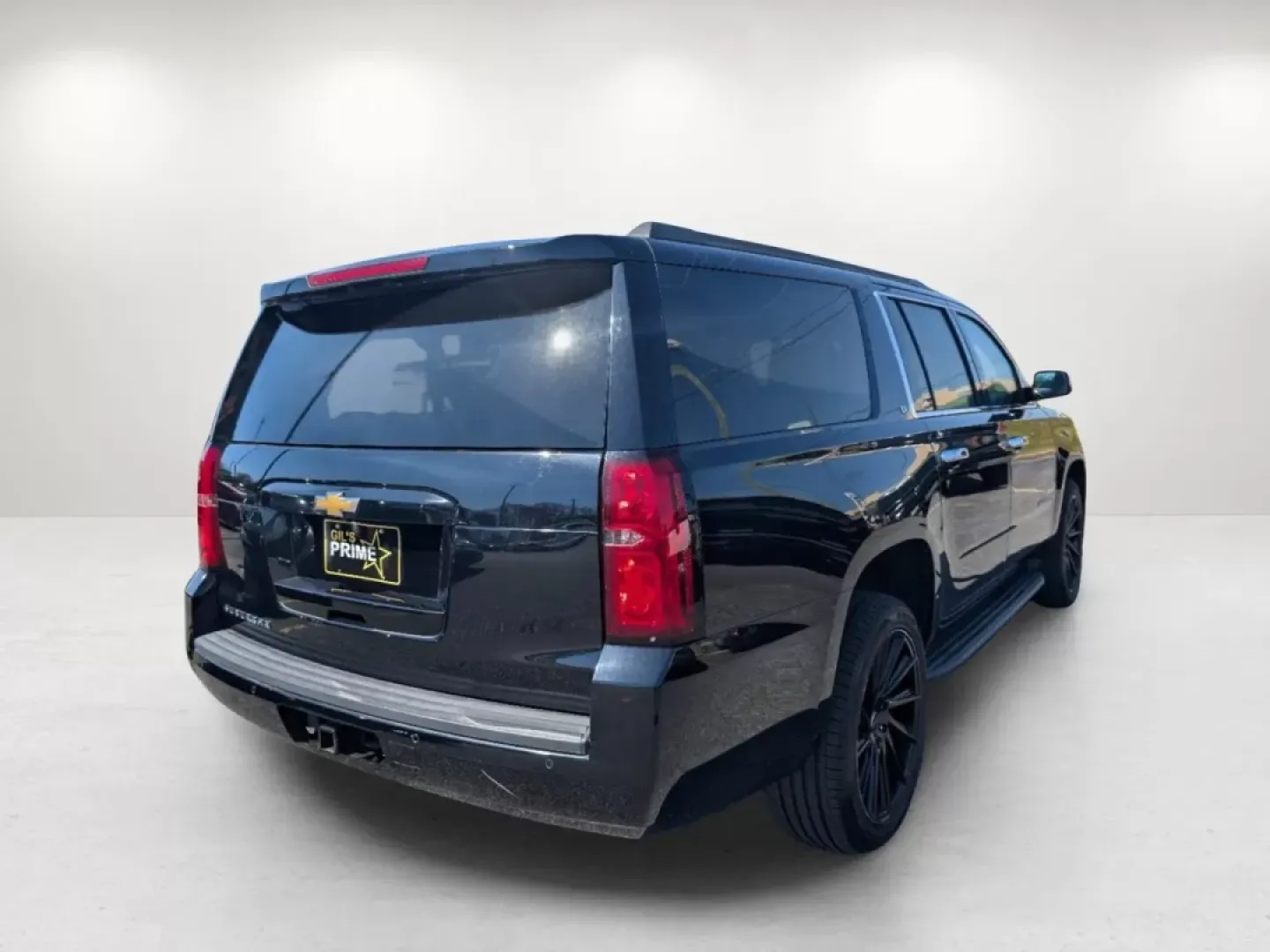 2019 /Cocoa/Dune Chevrolet Suburban LT (1GNSCHKC9KR) with an Other engine, located at 3959 U.S. 80 W, Phenix City, AL, 36870, (334) 297-4885, 32.469296, -85.135185 - **Adventure Awaits with the 2019 Chevrolet Suburban LT Perfect for Families and Road Trips!**<br /> <br /> If you're seeking a vehicle that combines power, space, and cutting-edge technology, look no further than the 2019 Chevrolet Suburban LT available at Gils Auto in Columbus, GA. This SUV is an - Photo#4