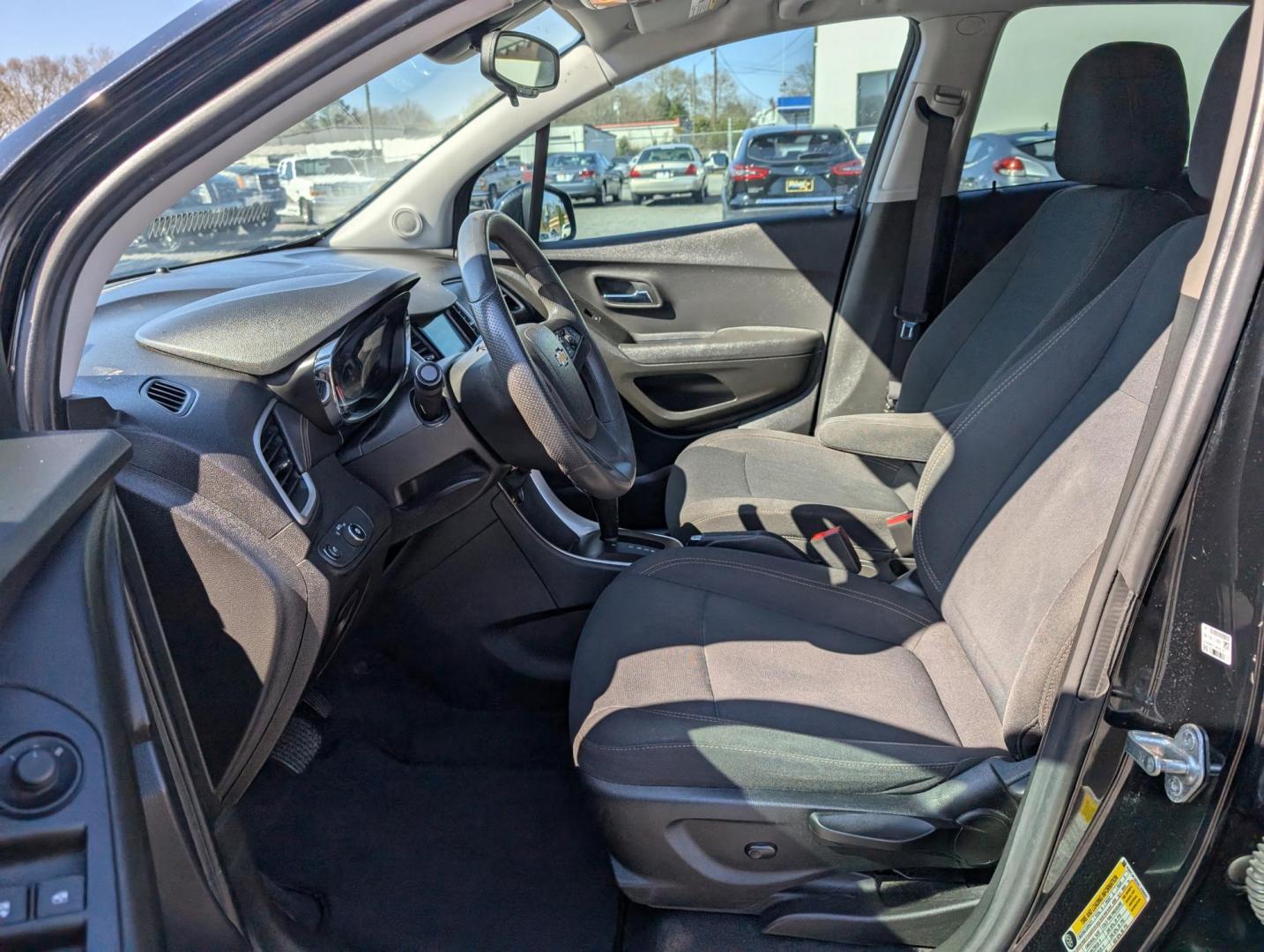 2019 /Jet Black Chevrolet Trax LS (3GNCJKSB5KL) with an Turbocharged Gas 4-Cyl 1.4L/83 engine, 6-Speed Automatic transmission, located at 3959 U.S. 80 W, Phenix City, AL, 36870, (334) 297-4885, 32.469296, -85.135185 - 2019 Chevrolet Trax LS - Photo#9