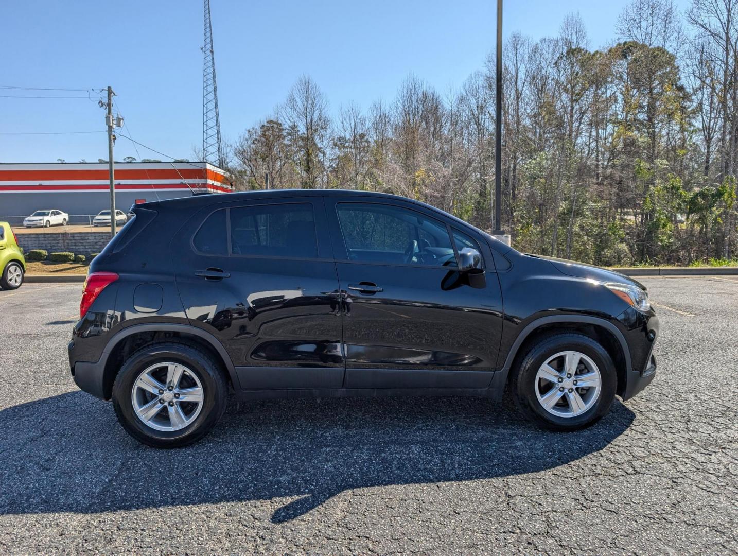 2019 /Jet Black Chevrolet Trax LS (3GNCJKSB5KL) with an Turbocharged Gas 4-Cyl 1.4L/83 engine, 6-Speed Automatic transmission, located at 3959 U.S. 80 W, Phenix City, AL, 36870, (334) 297-4885, 32.469296, -85.135185 - 2019 Chevrolet Trax LS - Photo#3