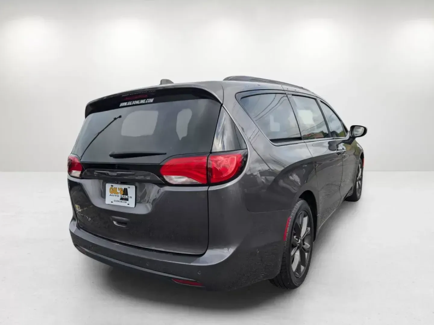 2019 /Black/Black/Black Chrysler Pacifica Touring Plus (2C4RC1FG7KR) with an Regular Unleaded V-6 3.6 L/220 engine, 9-Speed Automatic w/OD transmission, located at 3959 U.S. 80 W, Phenix City, AL, 36870, (334) 297-4885, 32.469296, -85.135185 - **Drive Your Family Adventures in Style with the 2019 Chrysler Pacifica Touring Plus!**<br /> <br /> Are you looking for the ultimate family vehicle that combines style, comfort, and cutting-edge technology? Look no further than this stunning 2019 Chrysler Pacifica Touring Plus, now available at Gil - Photo#5