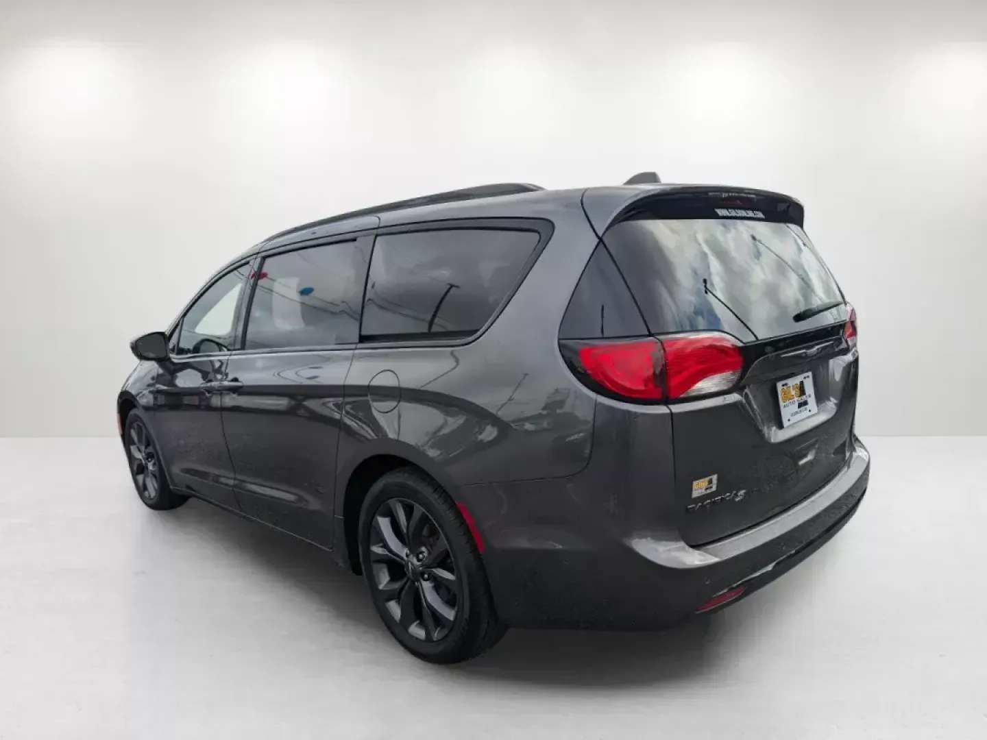2019 /Black/Black/Black Chrysler Pacifica Touring Plus (2C4RC1FG7KR) with an Regular Unleaded V-6 3.6 L/220 engine, 9-Speed Automatic w/OD transmission, located at 3959 U.S. 80 W, Phenix City, AL, 36870, (334) 297-4885, 32.469296, -85.135185 - **Drive Your Family Adventures in Style with the 2019 Chrysler Pacifica Touring Plus!**<br /> <br /> Are you looking for the ultimate family vehicle that combines style, comfort, and cutting-edge technology? Look no further than this stunning 2019 Chrysler Pacifica Touring Plus, now available at Gil - Photo#7