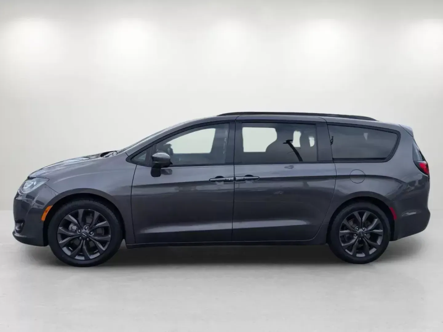 2019 /Black/Black/Black Chrysler Pacifica Touring Plus (2C4RC1FG7KR) with an Regular Unleaded V-6 3.6 L/220 engine, 9-Speed Automatic w/OD transmission, located at 3959 U.S. 80 W, Phenix City, AL, 36870, (334) 297-4885, 32.469296, -85.135185 - **Drive Your Family Adventures in Style with the 2019 Chrysler Pacifica Touring Plus!**<br /> <br /> Are you looking for the ultimate family vehicle that combines style, comfort, and cutting-edge technology? Look no further than this stunning 2019 Chrysler Pacifica Touring Plus, now available at Gil - Photo#8
