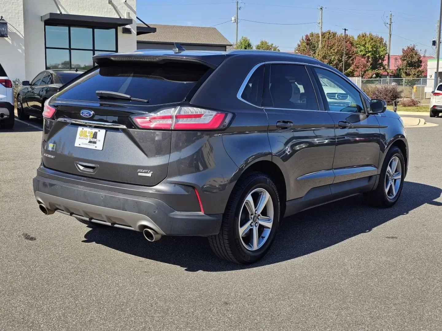 2019 Ford Edge SEL (2FMPK3J90KB) with an Other engine, located at 521 Old Farm Lane Rd, Prattville, AL, 36066, (334) 325-1505, 32.482460, -86.416367 - Experience the ultimate in versatility with this 2019 Ford Edge SEL, perfect for anyone from busy professionals to growing families! Whether you need a reliable commuter vehicle for those daily drives around Prattville or a spacious SUV for weekend adventures, this Edge delivers on all fronts. With - Photo#4