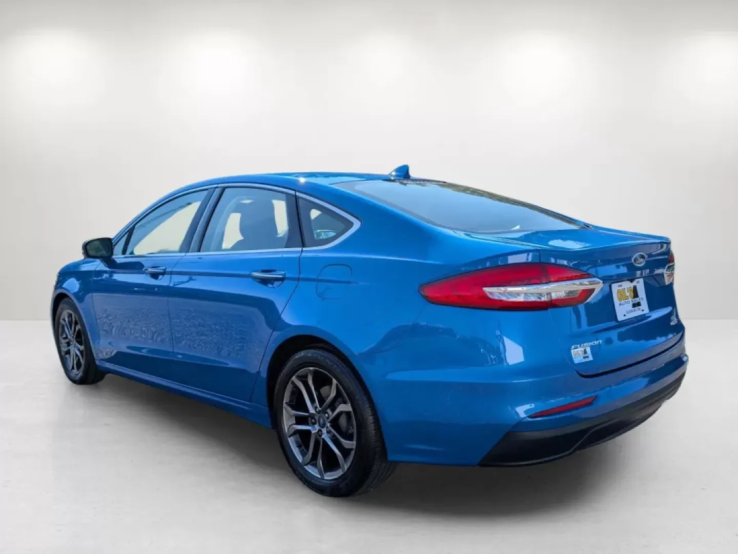 2019 Ford Fusion SEL (3FA6P0CD2KR) with an Other engine, located at 1430 Gateway Drive, Opelika, AL, 36801, (334) 239-0944, 32.637871, -85.409790 - Discover your next adventure with the 2019 Ford Fusion SEL, a perfect blend of style, comfort, and practicality for those seeking a reliable ride in Phenix City, AL. Whether you're making daily commutes or planning weekend getaways with family and friends, this sedan is designed to elevate your driv - Photo#6