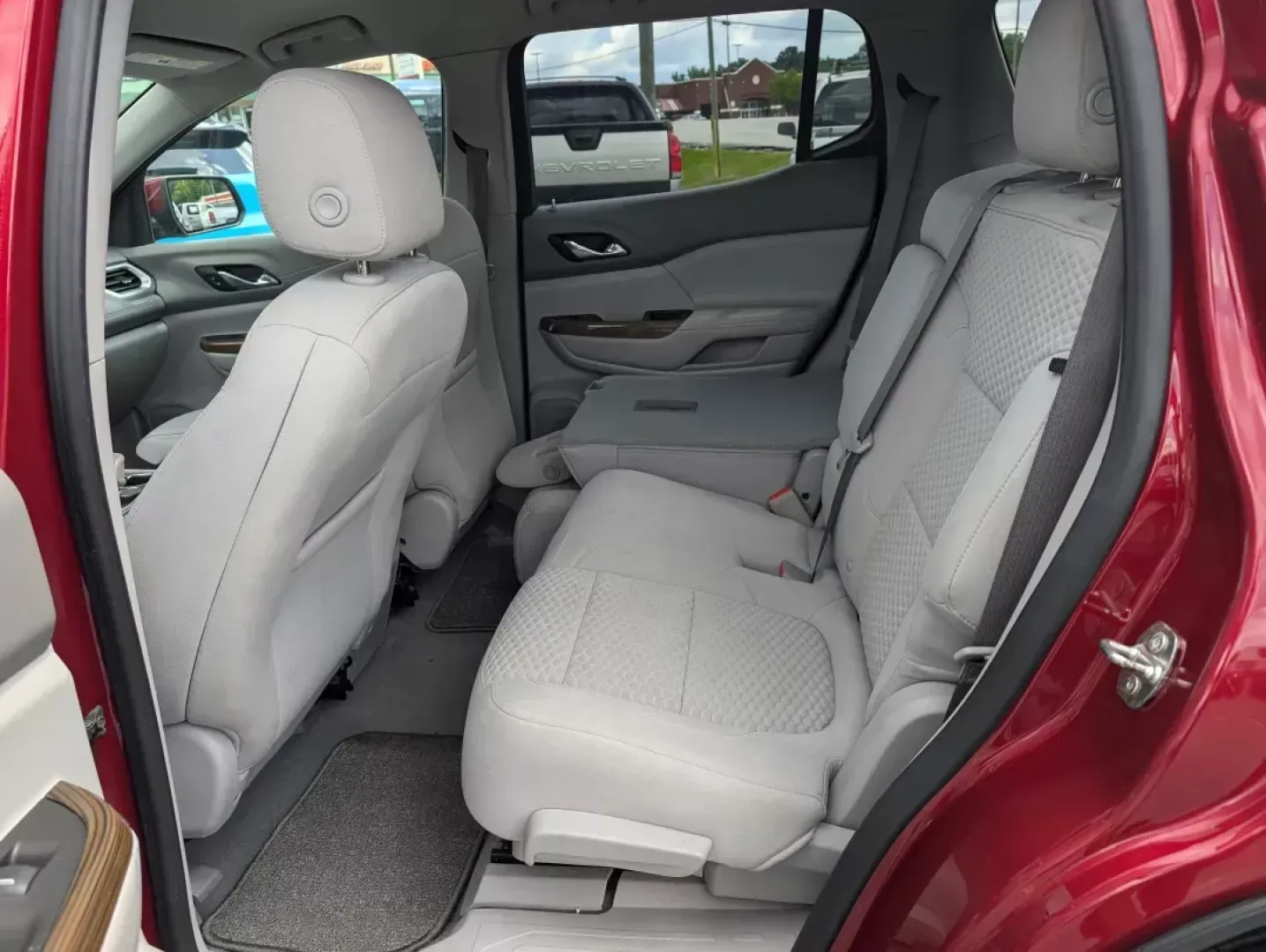 2019 /Dark Ash Gray/ Light Ash Gray GMC Acadia SLE (1GKKNLLA1KZ) with an Gas I4 2.5L/150 engine, 6-Speed Automatic transmission, located at 3959 U.S. 80 W, Phenix City, AL, 36870, (334) 297-4885, 32.469296, -85.135185 - 2019 GMC Acadia SLE - Photo#10