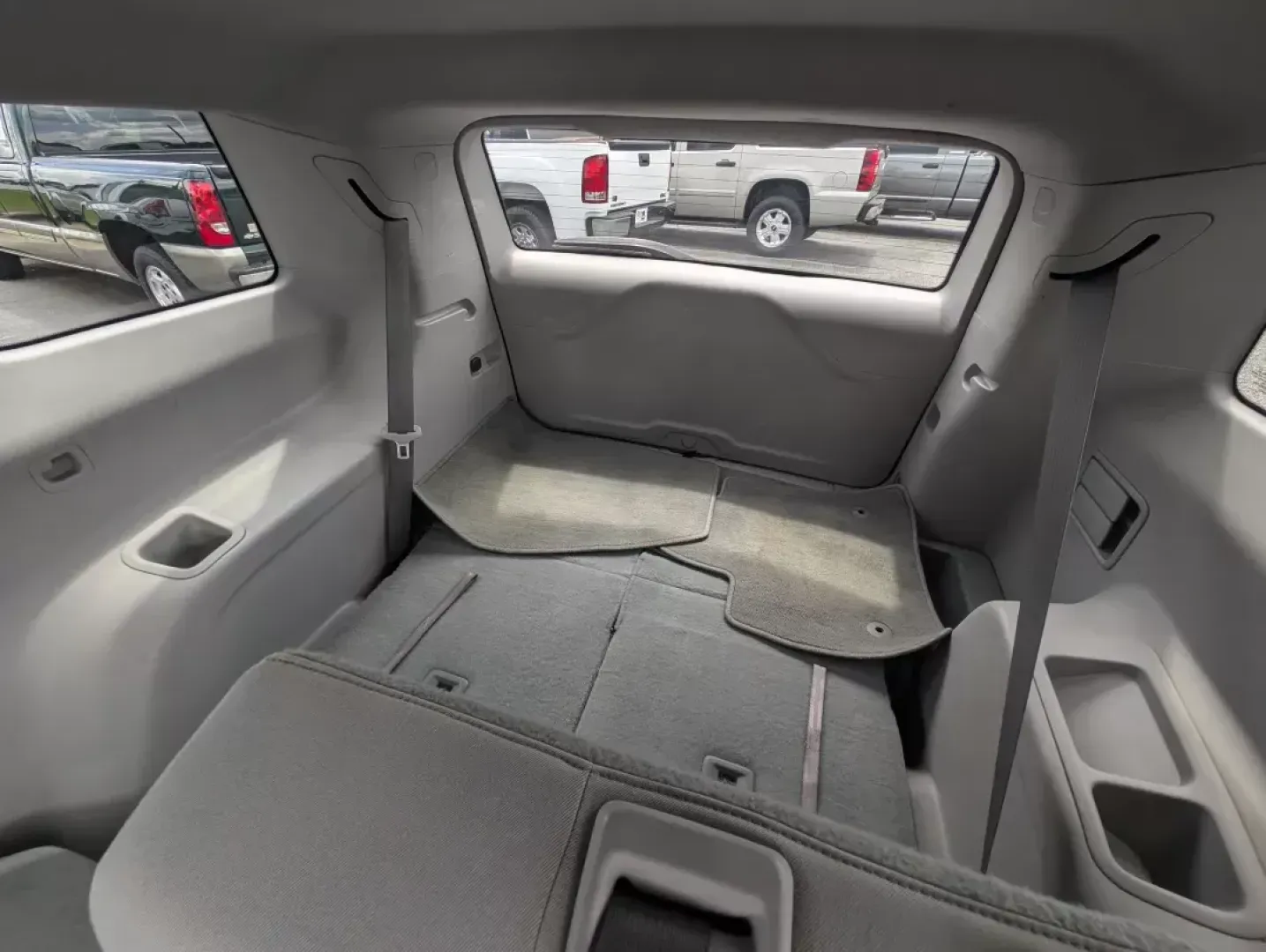 2019 /Dark Ash Gray/ Light Ash Gray GMC Acadia SLE (1GKKNLLA1KZ) with an Gas I4 2.5L/150 engine, 6-Speed Automatic transmission, located at 3959 U.S. 80 W, Phenix City, AL, 36870, (334) 297-4885, 32.469296, -85.135185 - 2019 GMC Acadia SLE - Photo#11
