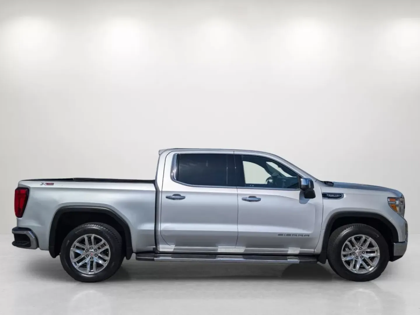 2019 /Jet Black GMC Sierra 1500 SLT (3GTU9DED8KG) with an Other engine, located at 1430 Gateway Drive, Opelika, AL, 36801, (334) 239-0944, 32.637871, -85.409790 - **Unleash Adventure with the 2019 GMC Sierra 1500 SLT Your Perfect Companion for Every Journey!**<br /> <br /> Are you ready to elevate your driving experience? The 2019 GMC Sierra 1500 SLT is more than just a vehicle; it's an invitation to adventure, ideal for those who crave the open road and the - Photo#3