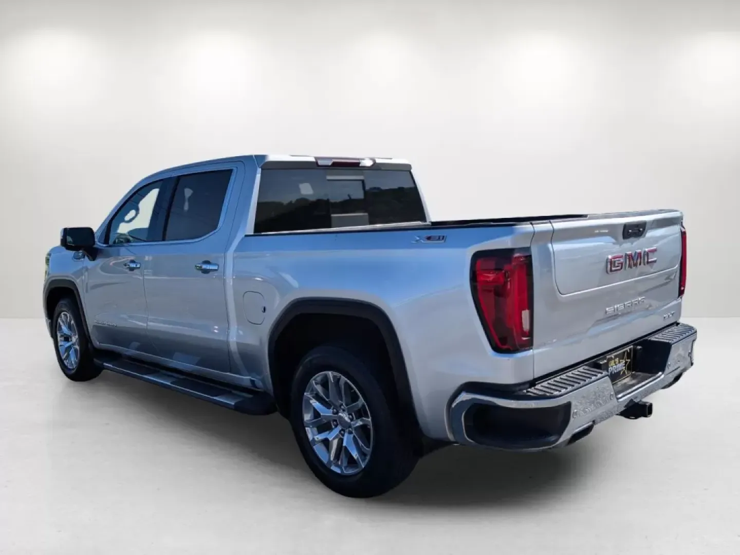 2019 /Jet Black GMC Sierra 1500 SLT (3GTU9DED8KG) with an Other engine, located at 1430 Gateway Drive, Opelika, AL, 36801, (334) 239-0944, 32.637871, -85.409790 - **Unleash Adventure with the 2019 GMC Sierra 1500 SLT Your Perfect Companion for Every Journey!**<br /> <br /> Are you ready to elevate your driving experience? The 2019 GMC Sierra 1500 SLT is more than just a vehicle; it's an invitation to adventure, ideal for those who crave the open road and the - Photo#6