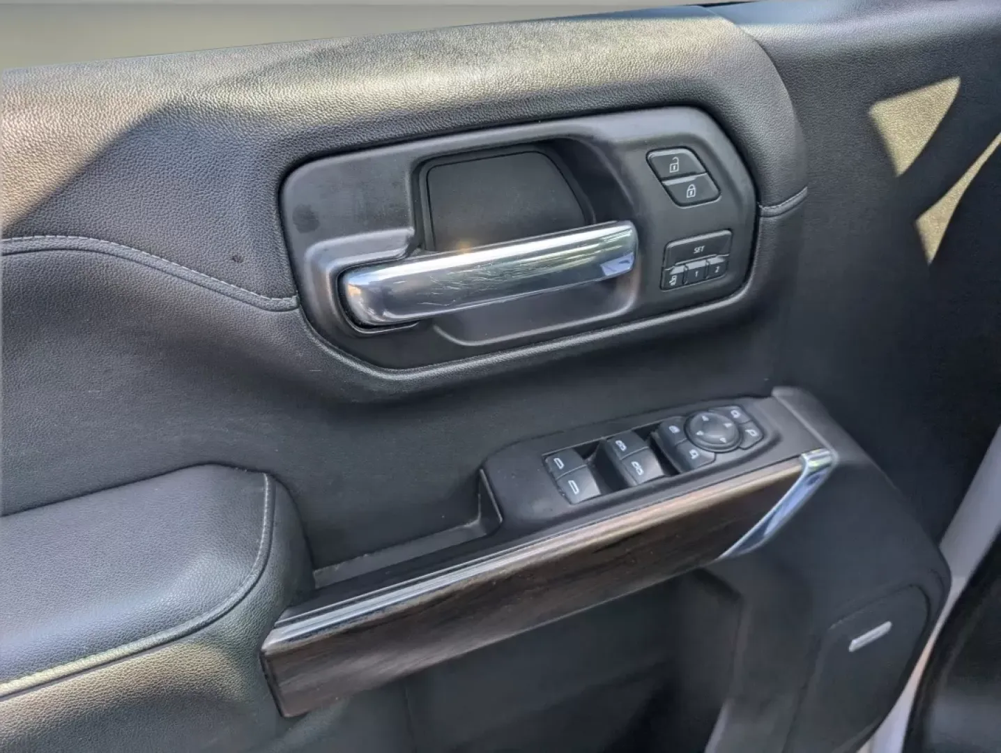 2019 /Jet Black GMC Sierra 1500 SLT (3GTU9DED8KG) with an Other engine, located at 1430 Gateway Drive, Opelika, AL, 36801, (334) 239-0944, 32.637871, -85.409790 - **Unleash Adventure with the 2019 GMC Sierra 1500 SLT Your Perfect Companion for Every Journey!**<br /> <br /> Are you ready to elevate your driving experience? The 2019 GMC Sierra 1500 SLT is more than just a vehicle; it's an invitation to adventure, ideal for those who crave the open road and the - Photo#8