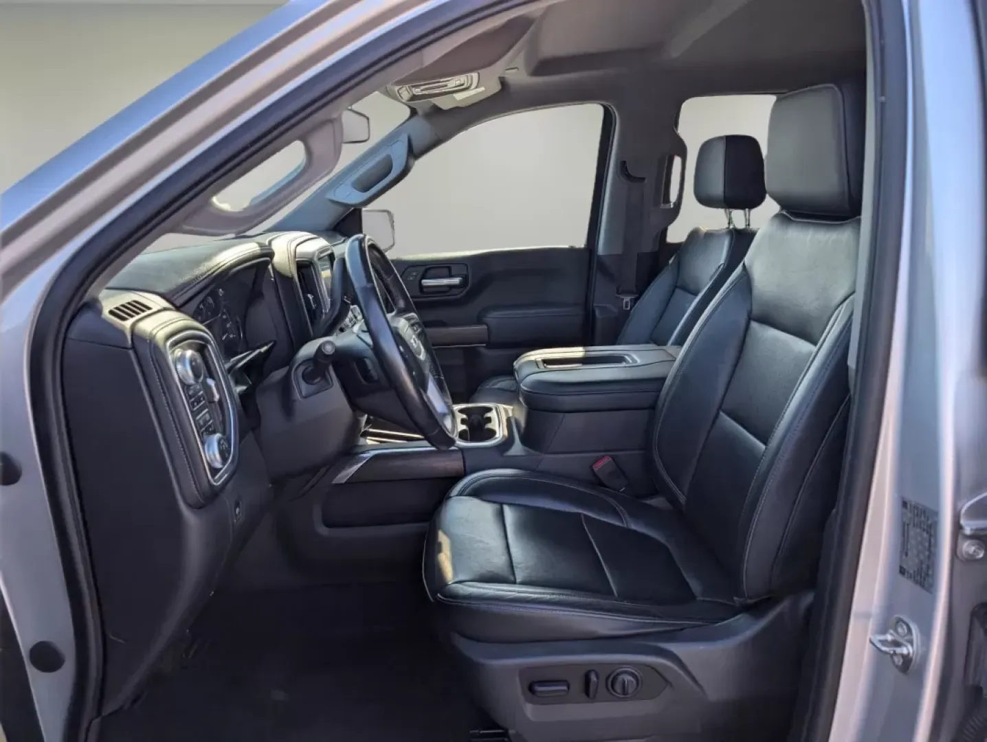 2019 /Jet Black GMC Sierra 1500 SLT (3GTU9DED8KG) with an Other engine, located at 1430 Gateway Drive, Opelika, AL, 36801, (334) 239-0944, 32.637871, -85.409790 - **Unleash Adventure with the 2019 GMC Sierra 1500 SLT Your Perfect Companion for Every Journey!**<br /> <br /> Are you ready to elevate your driving experience? The 2019 GMC Sierra 1500 SLT is more than just a vehicle; it's an invitation to adventure, ideal for those who crave the open road and the - Photo#9
