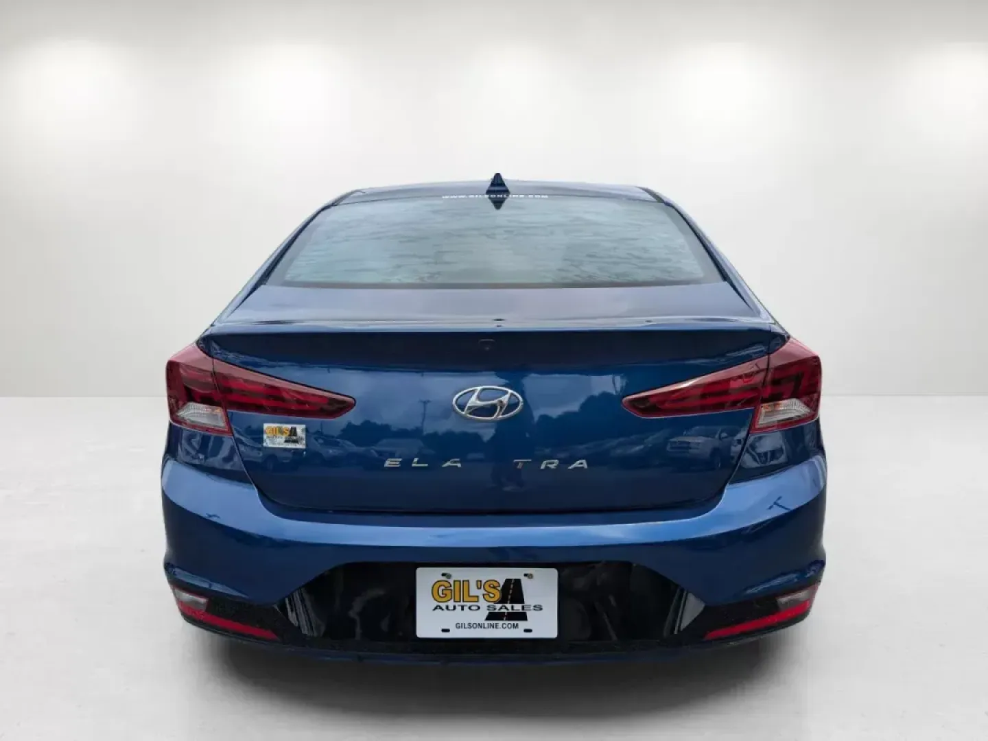 2019 /Gray Hyundai Elantra SEL (5NPD84LF6KH) with an Regular Unleaded I-4 2.0 L/122 engine, 6-Speed Automatic w/OD transmission, located at 1430 Gateway Drive, Opelika, AL, 36801, (334) 239-0944, 32.637871, -85.409790 - **Explore the Open Road with the 2019 Hyundai Elantra SEL at Gils Auto - Opelika!**<br /> <br /> Are you ready for your next adventure? Whether you're commuting to work, running errands around Opelika, or planning a spontaneous weekend getaway, the 2019 Hyundai Elantra SEL is the perfect companion. - Photo#5