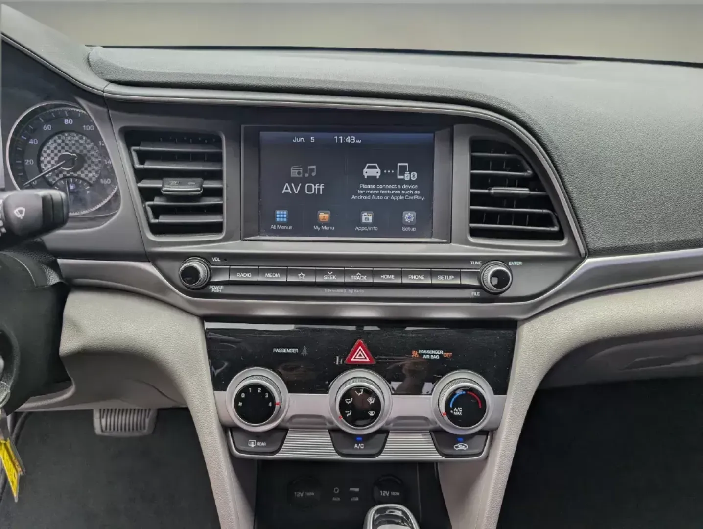 2019 /Gray Hyundai Elantra SEL (5NPD84LF6KH) with an Regular Unleaded I-4 2.0 L/122 engine, 6-Speed Automatic w/OD transmission, located at 1430 Gateway Drive, Opelika, AL, 36801, (334) 239-0944, 32.637871, -85.409790 - **Explore the Open Road with the 2019 Hyundai Elantra SEL at Gils Auto - Opelika!**<br /> <br /> Are you ready for your next adventure? Whether you're commuting to work, running errands around Opelika, or planning a spontaneous weekend getaway, the 2019 Hyundai Elantra SEL is the perfect companion. - Photo#14