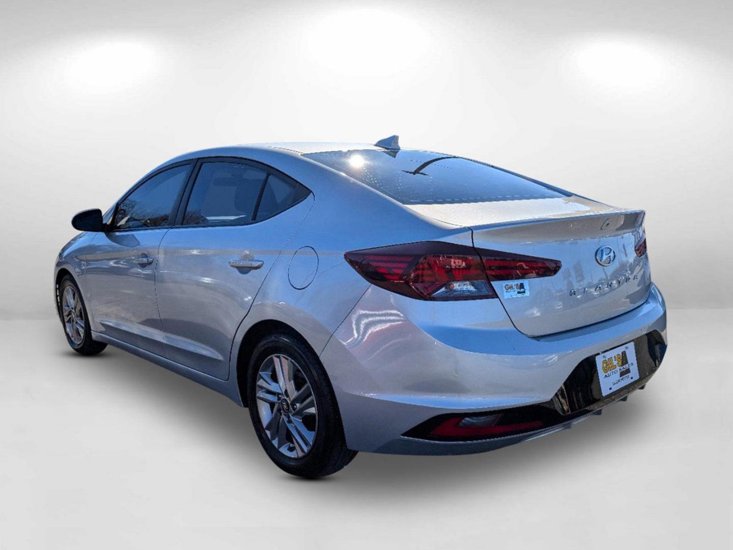 2019 /Gray Hyundai Elantra SEL (5NPD84LF5KH) with an Regular Unleaded I-4 2.0 L/122 engine, 6-Speed Automatic w/OD transmission, located at 1430 Gateway Drive, Opelika, AL, 36801, (334) 239-0944, 32.637871, -85.409790 - 2019 Hyundai Elantra SEL - Photo#6