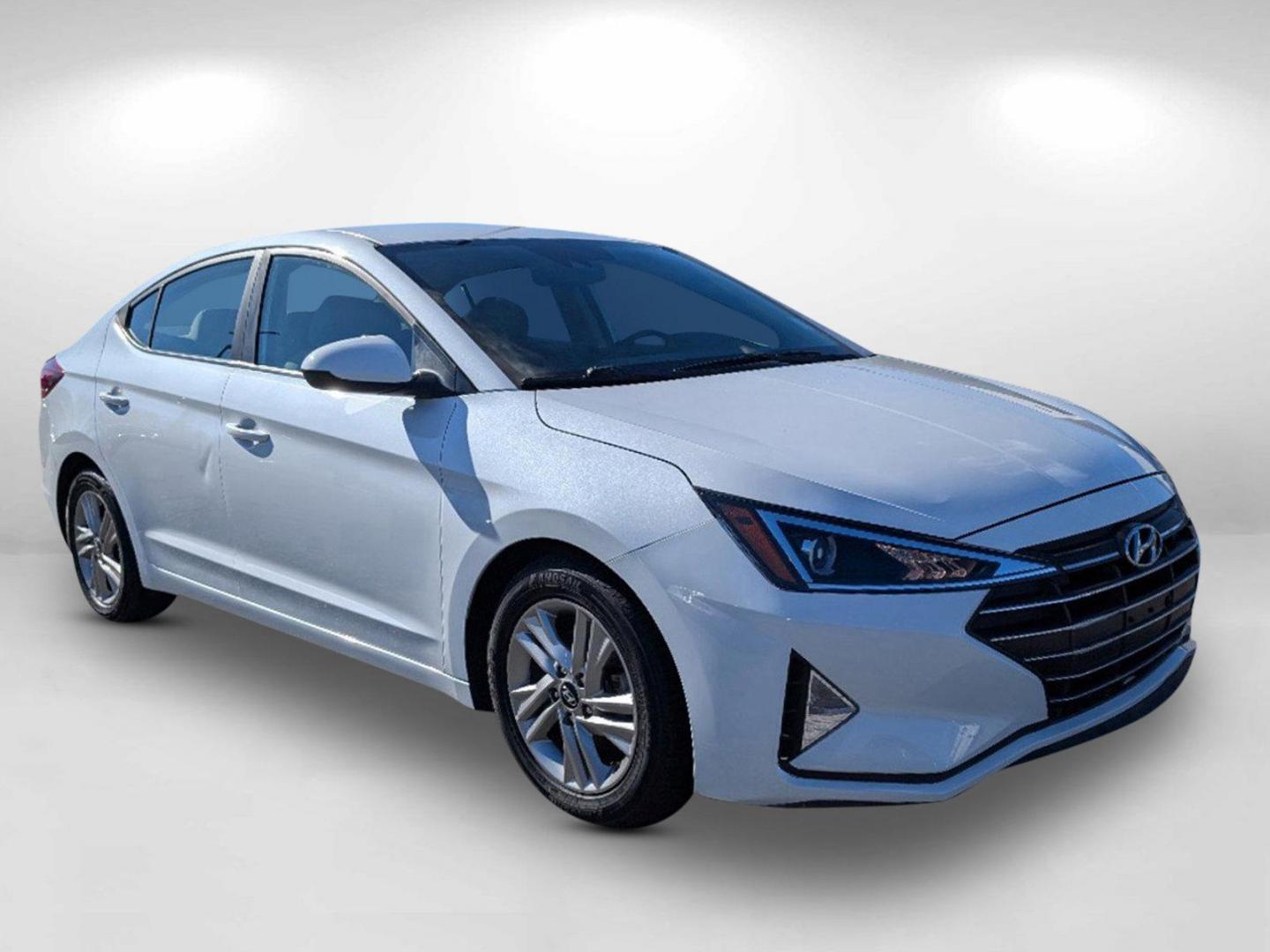 2019 /Beige Hyundai Elantra SEL (5NPD84LF0KH) with an Regular Unleaded I-4 2.0 L/122 engine, 6-Speed Automatic w/OD transmission, located at 521 Old Farm Lane Rd, Prattville, AL, 36066, (334) 325-1505, 32.482460, -86.416367 - 2019 Hyundai Elantra SEL - Photo#2