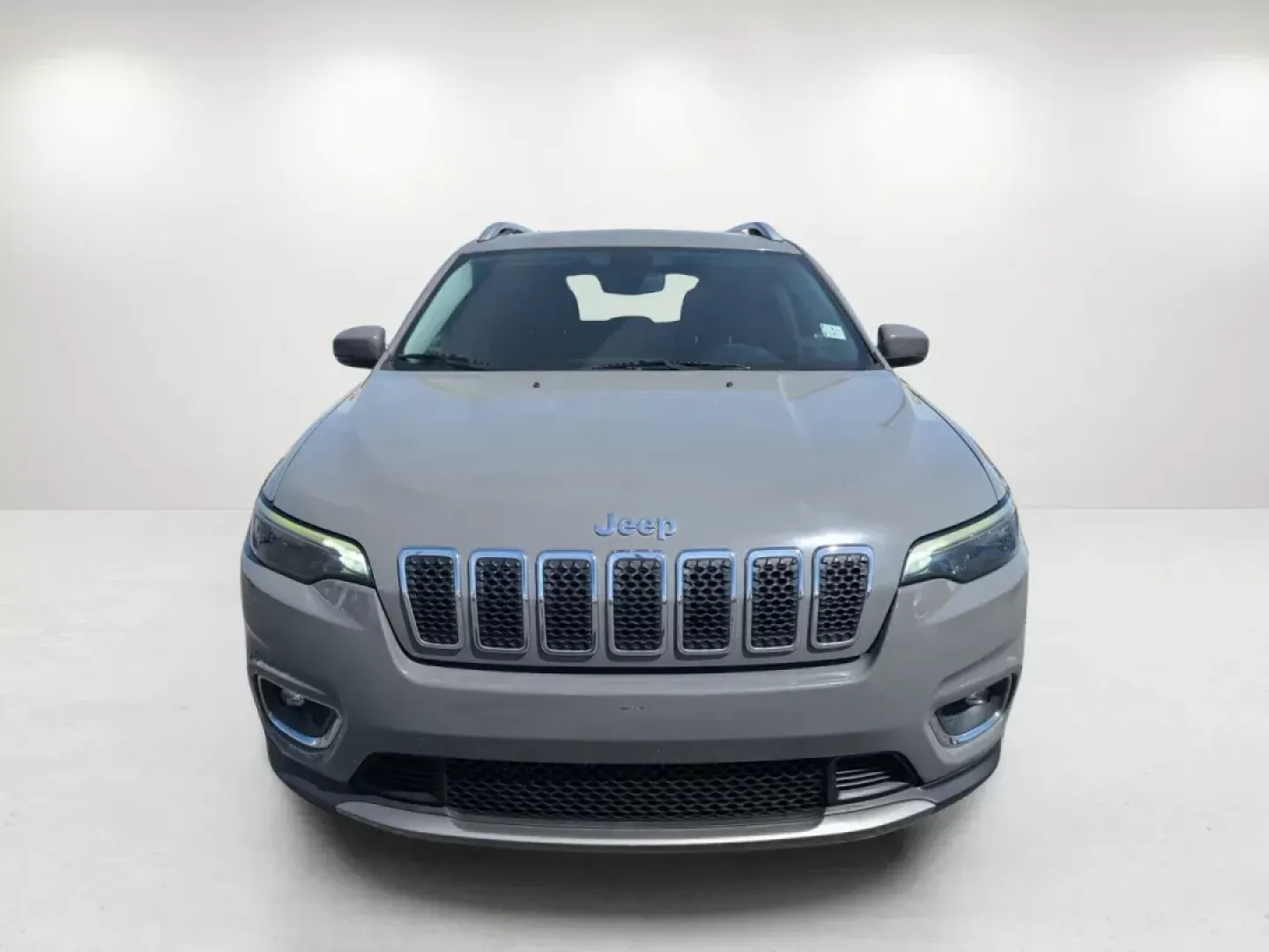 2019 /Black Jeep Cherokee Limited (1C4PJLDB2KD) with an Regular Unleaded I-4 2.4 L/144 engine, 9-Speed Automatic w/OD transmission, located at 5115 14th Ave., Columbus, GA, 31904, (706) 323-0345, 32.511494, -84.971046 - **Explore Your Next Adventure with the 2019 Jeep Cherokee Limited at Gils Auto - Columbus!**<br /> <br /> Are you ready to embrace a lifestyle of adventure and exploration? Whether you're a growing family seeking a reliable vehicle for school runs, a commuter tackling the daily grind, or a weekend w - Photo#2