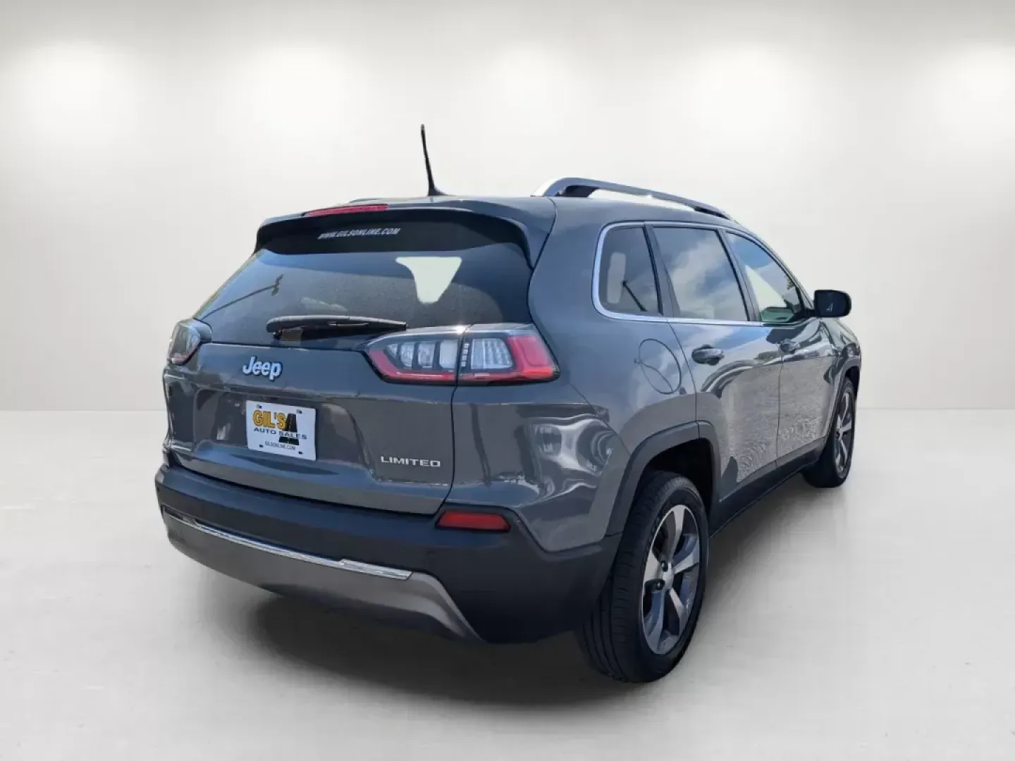 2019 /Black Jeep Cherokee Limited (1C4PJLDB2KD) with an Regular Unleaded I-4 2.4 L/144 engine, 9-Speed Automatic w/OD transmission, located at 5115 14th Ave., Columbus, GA, 31904, (706) 323-0345, 32.511494, -84.971046 - **Explore Your Next Adventure with the 2019 Jeep Cherokee Limited at Gils Auto - Columbus!**<br /> <br /> Are you ready to embrace a lifestyle of adventure and exploration? Whether you're a growing family seeking a reliable vehicle for school runs, a commuter tackling the daily grind, or a weekend w - Photo#5