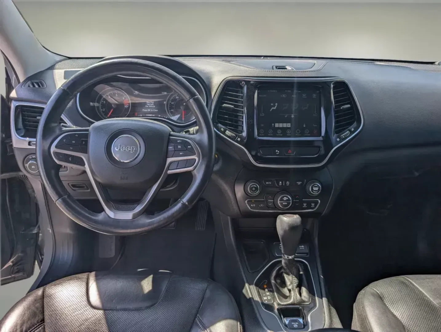 2019 /Black Jeep Cherokee Limited (1C4PJLDB2KD) with an Regular Unleaded I-4 2.4 L/144 engine, 9-Speed Automatic w/OD transmission, located at 5115 14th Ave., Columbus, GA, 31904, (706) 323-0345, 32.511494, -84.971046 - **Explore Your Next Adventure with the 2019 Jeep Cherokee Limited at Gils Auto - Columbus!**<br /> <br /> Are you ready to embrace a lifestyle of adventure and exploration? Whether you're a growing family seeking a reliable vehicle for school runs, a commuter tackling the daily grind, or a weekend w - Photo#12