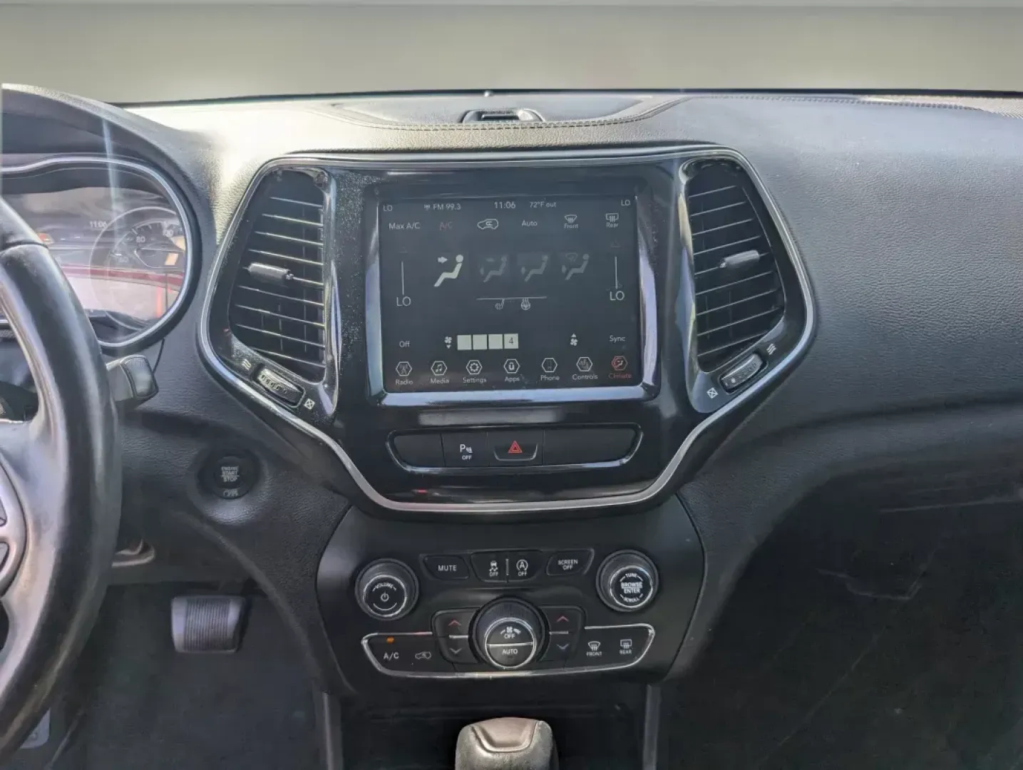 2019 /Black Jeep Cherokee Limited (1C4PJLDB2KD) with an Regular Unleaded I-4 2.4 L/144 engine, 9-Speed Automatic w/OD transmission, located at 5115 14th Ave., Columbus, GA, 31904, (706) 323-0345, 32.511494, -84.971046 - **Explore Your Next Adventure with the 2019 Jeep Cherokee Limited at Gils Auto - Columbus!**<br /> <br /> Are you ready to embrace a lifestyle of adventure and exploration? Whether you're a growing family seeking a reliable vehicle for school runs, a commuter tackling the daily grind, or a weekend w - Photo#15
