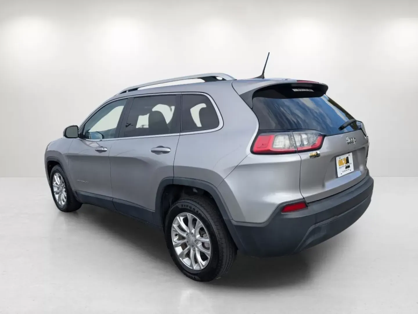 2019 /Black Jeep Cherokee Latitude (1C4PJLCB0KD) with an Other engine, located at 5115 14th Ave., Columbus, GA, 31904, (706) 323-0345, 32.511494, -84.971046 - ### Adventure Awaits with This 2019 Jeep Cherokee Latitude at Gils Auto!<br /> <br /> If you're ready to elevate your driving experience, the 2019 Jeep Cherokee Latitude is the perfect vehicle for your lifestyle. Whether you're a growing family seeking spacious comfort or a weekend adventurer cravin - Photo#6