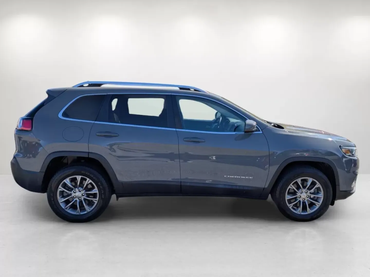2019 /Black Jeep Cherokee Latitude Plus (1C4PJMLX5KD) with an Other engine, located at 3959 U.S. 80 W, Phenix City, AL, 36870, (334) 297-4885, 32.469296, -85.135185 - Discover the perfect blend of style, functionality, and performance that the 2019 Jeep Cherokee Latitude Plus brings to your life! Whether you're seeking reliable transportation for your growing family or planning thrilling weekend adventures, this versatile crossover is designed to meet all your ne - Photo#4
