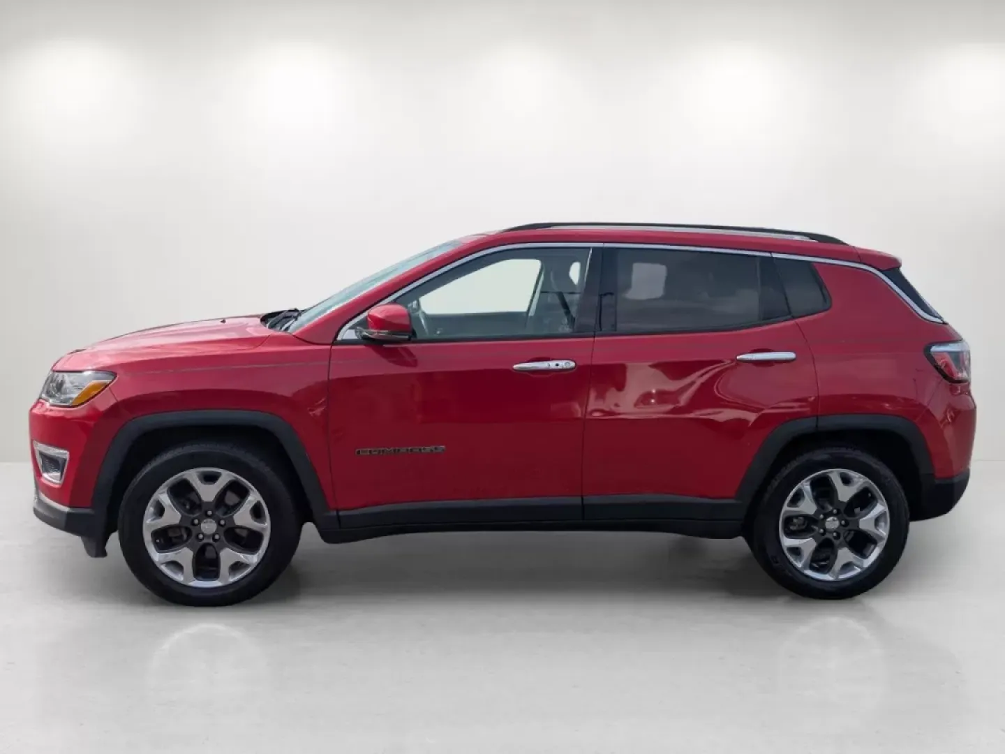 2019 /Black Jeep Compass Limited (3C4NJCCB7KT) with an Other engine, located at 3959 U.S. 80 W, Phenix City, AL, 36870, (334) 297-4885, 32.469296, -85.135185 - ### Experience Adventure and Comfort with the 2019 Jeep Compass Limited at Gils Auto<br /> <br /> Are you ready to embrace the open road and create unforgettable memories with family and friends? The 2019 Jeep Compass Limited, now available at Gils Auto in Phenix City, AL, is the perfect companion f - Photo#8