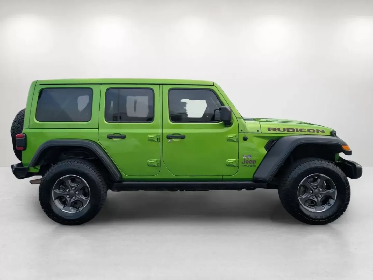 2019 Mojito! Clearcoat /Black Jeep Wrangler Rubicon (1C4HJXFG5KW) with an Other engine, located at 804 22nd Ave, Phenix City, AL, 36870, (334) 297-1860, 32.484749, -85.024475 - **Unleash Adventure with the 2019 Jeep Wrangler Rubicon Perfect for Your Next Journey!**<br /> <br /> Are you ready to elevate your driving experience? The 2019 Jeep Wrangler Rubicon is built for those who crave adventure, making it the ideal companion for weekend excursions, family road trips, or - Photo#3