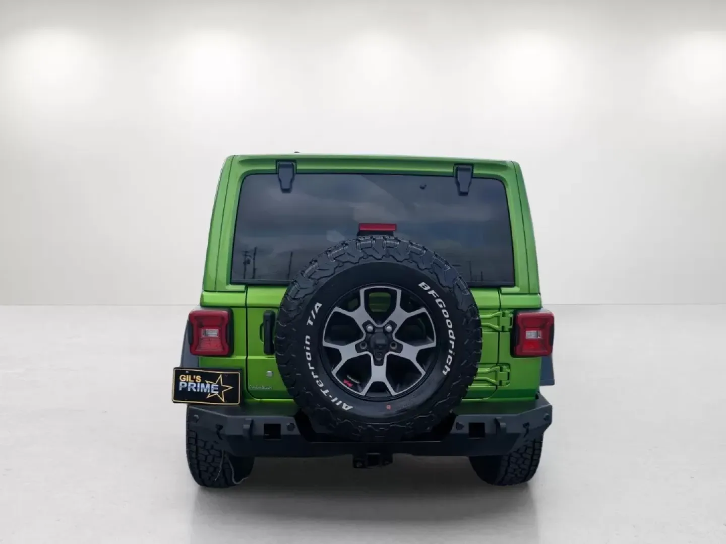 2019 Mojito! Clearcoat /Black Jeep Wrangler Rubicon (1C4HJXFG5KW) with an Other engine, located at 804 22nd Ave, Phenix City, AL, 36870, (334) 297-1860, 32.484749, -85.024475 - **Unleash Adventure with the 2019 Jeep Wrangler Rubicon Perfect for Your Next Journey!**<br /> <br /> Are you ready to elevate your driving experience? The 2019 Jeep Wrangler Rubicon is built for those who crave adventure, making it the ideal companion for weekend excursions, family road trips, or - Photo#5