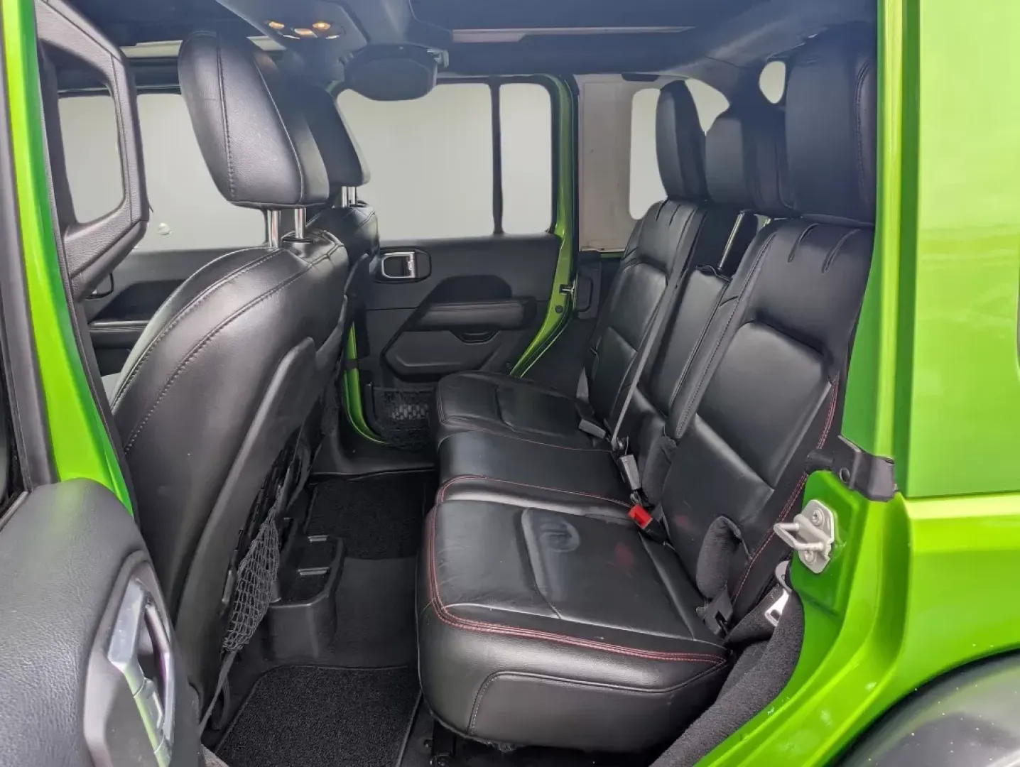 2019 Mojito! Clearcoat /Black Jeep Wrangler Rubicon (1C4HJXFG5KW) with an Other engine, located at 804 22nd Ave, Phenix City, AL, 36870, (334) 297-1860, 32.484749, -85.024475 - **Unleash Adventure with the 2019 Jeep Wrangler Rubicon Perfect for Your Next Journey!**<br /> <br /> Are you ready to elevate your driving experience? The 2019 Jeep Wrangler Rubicon is built for those who crave adventure, making it the ideal companion for weekend excursions, family road trips, or - Photo#10