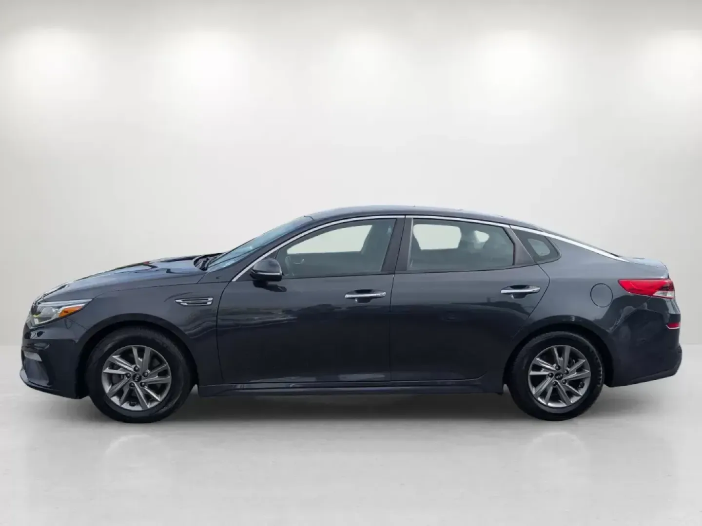 2019 /Black Kia Optima LX (5XXGT4L35KG) with an Regular Unleaded I-4 2.4 L/144 engine, 6-Speed Automatic w/OD transmission, located at 7000 Northlake Connector, Columbus, GA, 31904, (706) 987-8085, 32.524975, -84.978134 - **Discover Adventure and Comfort with the 2019 Kia Optima LX at Gils Auto Columbus #2!**<br /> <br /> Are you ready to elevate your driving experience? Whether you're commuting to work in Columbus, GA, or heading out on a weekend road trip, the 2019 Kia Optima LX is designed to fit seamlessly into - Photo#7