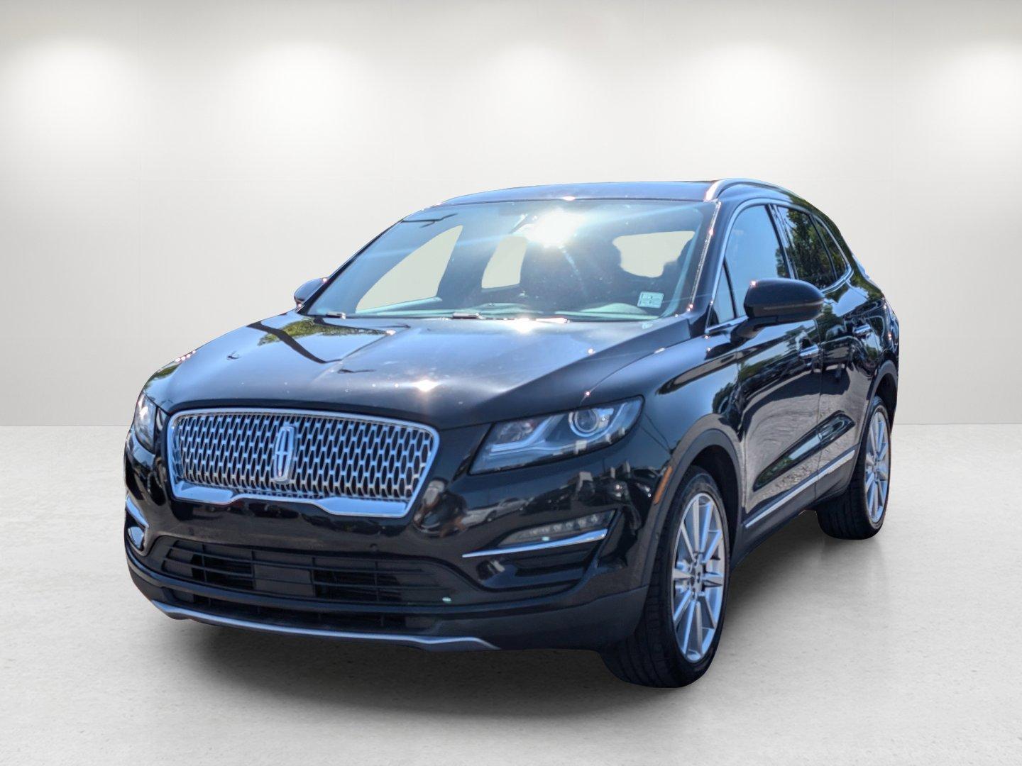 2019 Lincoln MKC Reserve (5LMCJ3C97KU) with an Intercooled Turbo Premium Unleaded I-4 2.0 L/122 engine, 6-Speed Automatic w/OD transmission, located at 804 22nd Ave, Phenix City, AL, 36870, (334) 297-1860, 32.484749, -85.024475 - 2019 Lincoln MKC Reserve - Photo#1