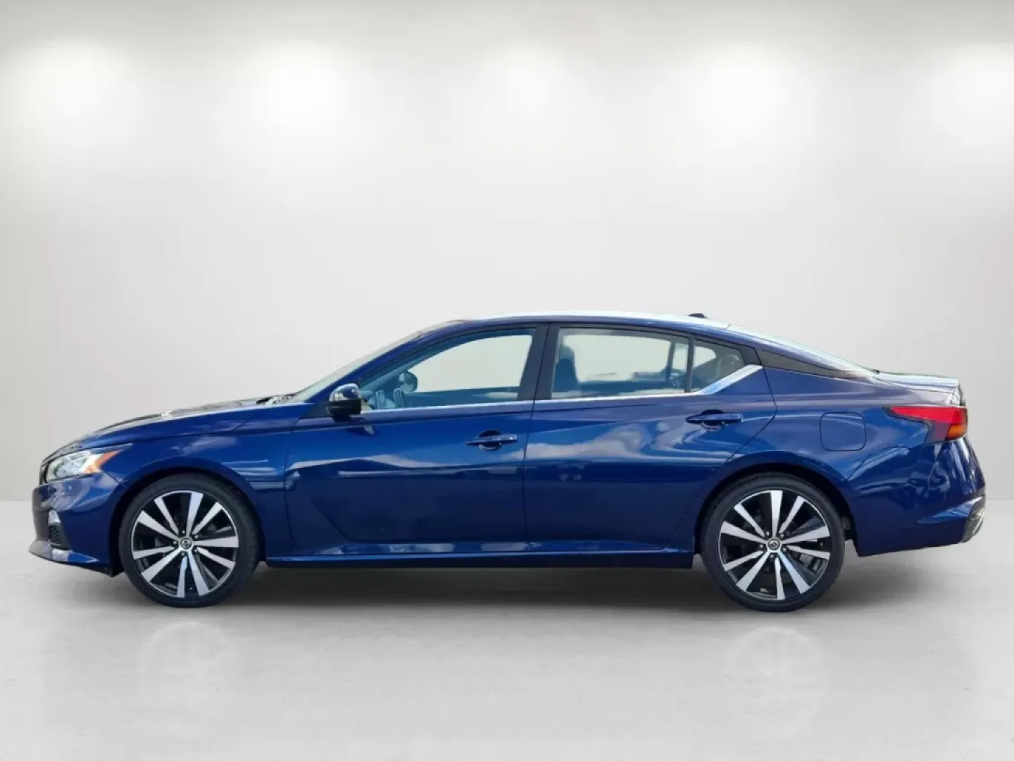 2019 /Sport Nissan Altima 2.5 SR (1N4BL4CV6KC) with an Other engine, located at 521 Old Farm Lane Rd, Prattville, AL, 36066, (334) 325-1505, 32.482460, -86.416367 - Elevate your daily commute or family outings with the 2019 Nissan Altima 2.5 SR, a sedan designed for those who appreciate style, performance, and comfort. This sleek vehicle is perfect for budget-conscious buyers looking to balance reliability and modern features without breaking the bank. With its - Photo#9