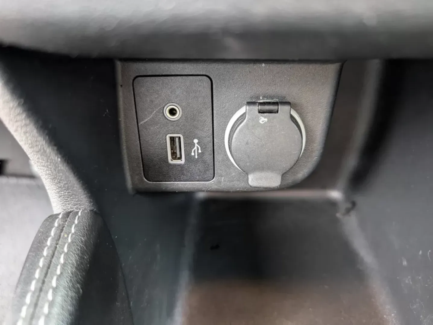 2019 /Charcoal Nissan Kicks S (3N1CP5CU7KL) with an Other engine, located at 804 22nd Ave, Phenix City, AL, 36870, (334) 297-1860, 32.484749, -85.024475 - **Elevate Your Adventures with the 2019 Nissan Kicks at Gils Auto!**<br /> <br /> Are you in search of the perfect vehicle to boost your lifestyle? Whether you're a growing family needing reliable transportation, a commuter looking for efficiency, or an adventure seeker ready for weekend getaways, t - Photo#13