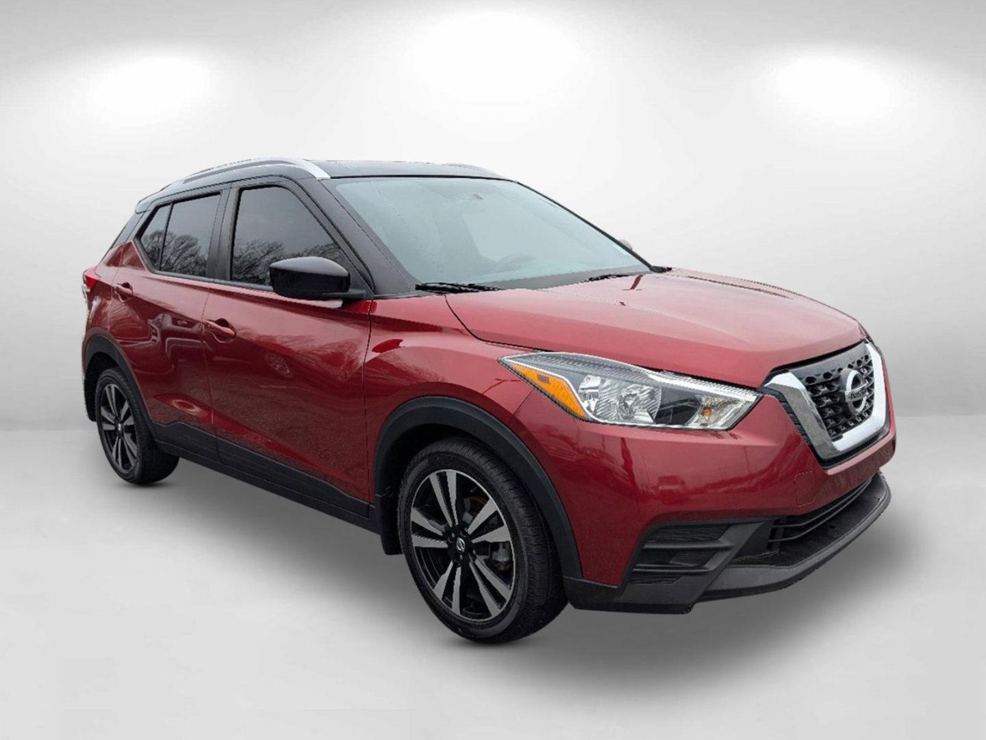 2019 /Charcoal Nissan Kicks SV (3N1CP5CU4KL) with an Regular Unleaded I-4 1.6 L/98 engine, 1-Speed CVT w/OD transmission, located at 5115 14th Ave., Columbus, GA, 31904, (706) 323-0345, 32.511494, -84.971046 - 2019 Nissan Kicks SV - Photo#2