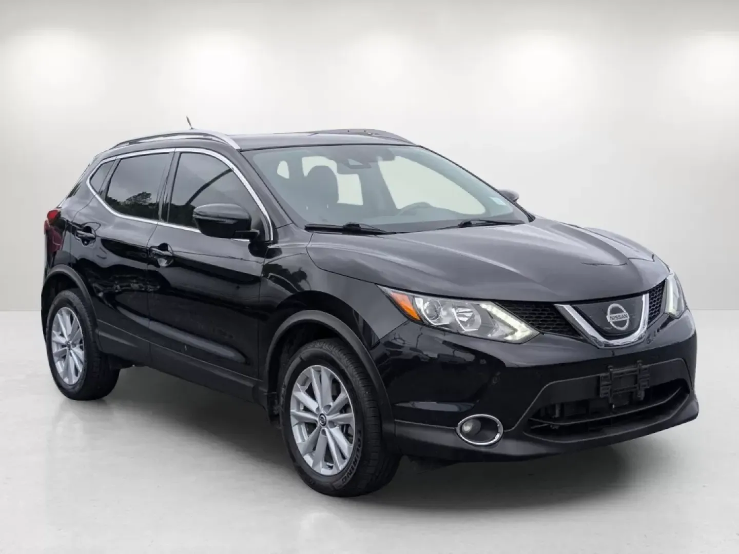 2019 /Charcoal Nissan Rogue SV (JN1BJ1CP0KW) with an Other engine, located at 5115 14th Ave., Columbus, GA, 31904, (706) 323-0345, 32.511494, -84.971046 - Are you in the market for a vehicle that seamlessly blends comfort, style, and functionality? Look no further than this 2019 Nissan Rogue SV, available now at Gils Auto in Phenix City, AL. This sporty SUV is not only a perfect companion for growing families, but it's also an ideal choice for those w - Photo#2