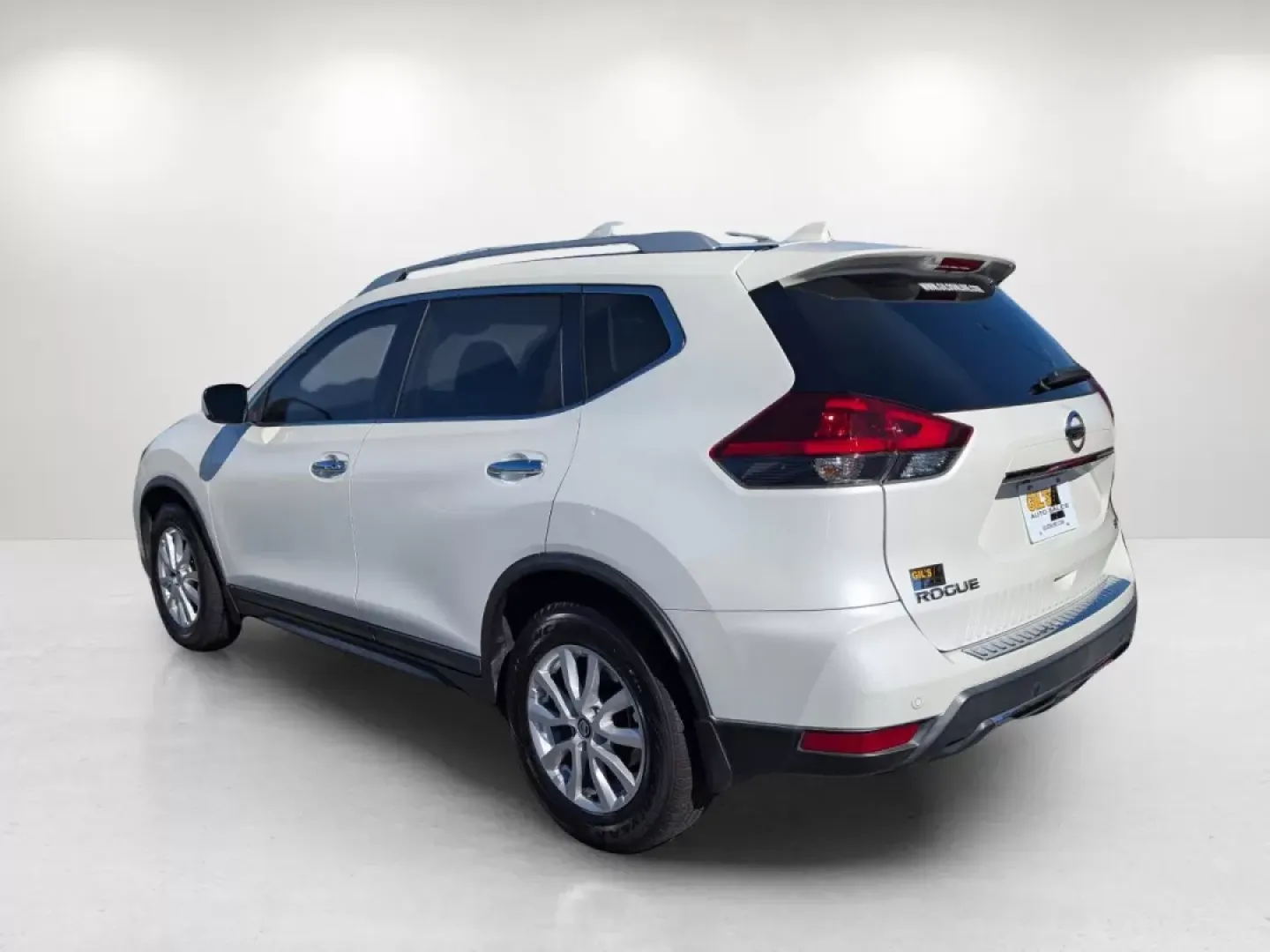 2019 /Almond Nissan Rogue SV (KNMAT2MT6KP) with an Other engine, located at 3959 U.S. 80 W, Phenix City, AL, 36870, (334) 297-4885, 32.469296, -85.135185 - Elevate your driving experience with the 2019 Nissan Rogue SV, a versatile SUV designed for those who crave adventure and practicality. Whether you're navigating the daily hustle in Phenix City, AL, or embarking on weekend getaways to explore nearby attractions like the Lakewood Park or the stunning - Photo#7