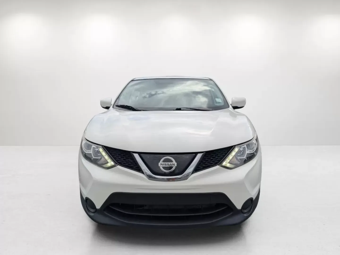 2019 Glacier White /Charcoal Nissan Rogue S (JN1BJ1CP2KW) with an Other engine, located at 7000 Northlake Connector, Columbus, GA, 31904, (706) 987-8085, 32.524975, -84.978134 - 2019 Nissan Rogue S - Photo#1