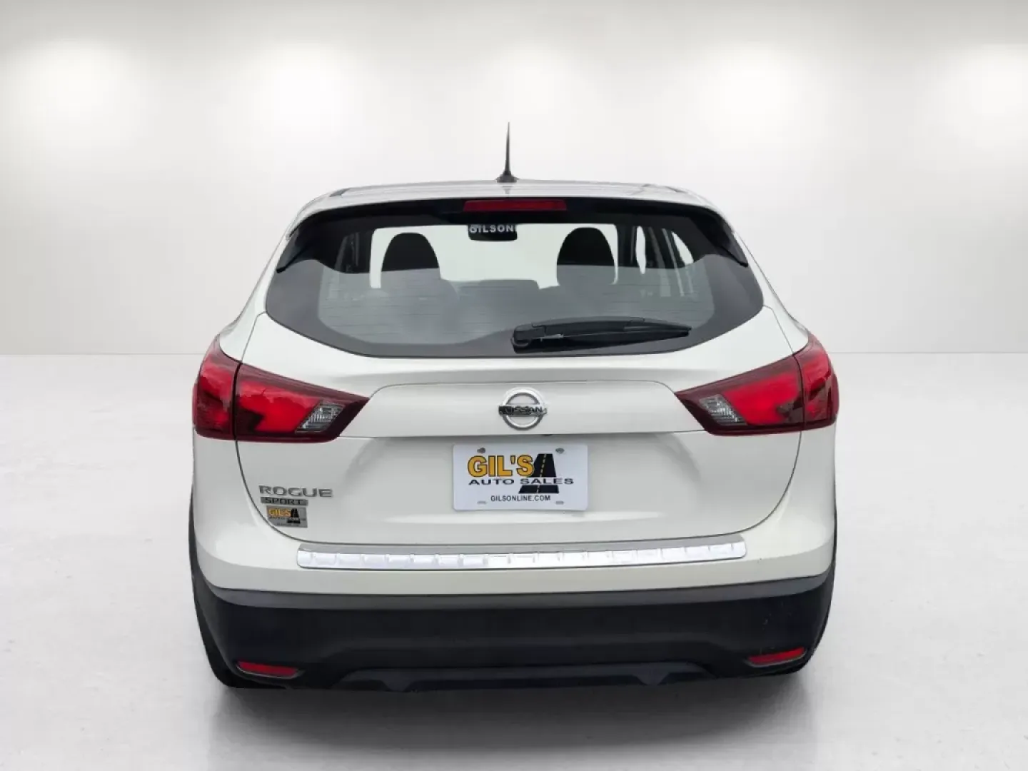 2019 Glacier White /Charcoal Nissan Rogue S (JN1BJ1CP2KW) with an Other engine, located at 7000 Northlake Connector, Columbus, GA, 31904, (706) 987-8085, 32.524975, -84.978134 - 2019 Nissan Rogue S - Photo#5