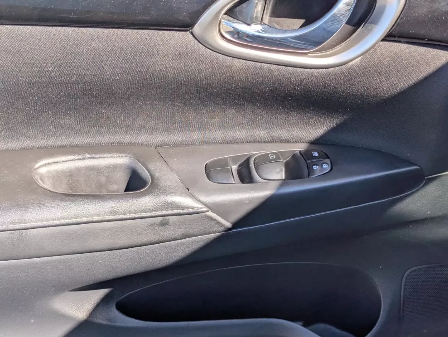 2019 /Charcoal Nissan Sentra SV (3N1AB7AP9KL) with an Other engine, located at 3959 U.S. 80 W, Phenix City, AL, 36870, (334) 297-4885, 32.469296, -85.135185 - Discover the perfect blend of style, comfort, and reliability with the 2019 Nissan Sentra SV, available at Gils Auto in Phenix City, AL. This sedan is the ideal choice for budget-conscious buyers who prioritize efficiency without compromising on features. Whether you're commuting to work, running er - Photo#8