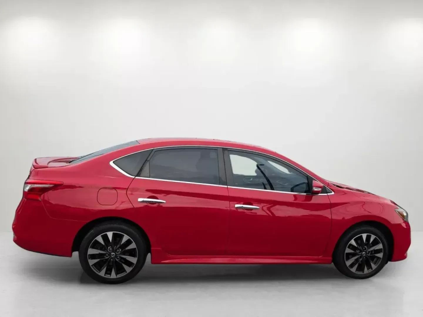 2019 /Charcoal Nissan Sentra SR (3N1AB7AP1KY) with an Regular Unleaded I-4 1.8 L/110 engine, 1-Speed CVT w/OD transmission, located at 7000 Northlake Connector, Columbus, GA, 31904, (706) 987-8085, 32.524975, -84.978134 - **Drive Your Next Adventure with the 2019 Nissan Sentra SR Perfect for Your Busy Lifestyle!**<br /> <br /> Are you searching for a reliable, stylish vehicle that seamlessly adapts to your busy lifestyle? Look no further than the 2019 Nissan Sentra SR, available now at Gils Auto - Columbus #2! This - Photo#3