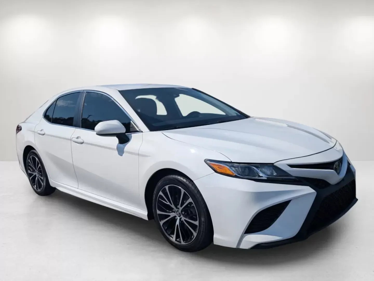 2019 Toyota Camry SE (4T1B11HK5KU) with an Other engine, located at 3959 U.S. 80 W, Phenix City, AL, 36870, (334) 297-4885, 32.469296, -85.135185 - If you're seeking a reliable sedan that effortlessly blends style, performance, and cutting-edge technology, look no further than this 2019 Toyota Camry SE available at Gils Auto in Phenix City, AL. This vehicle isn't just a mode of transportation; it's a lifestyle choice that caters to commuters, g - Photo#2