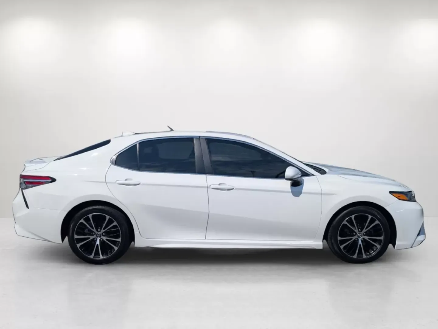 2019 Toyota Camry SE (4T1B11HK5KU) with an Other engine, located at 3959 U.S. 80 W, Phenix City, AL, 36870, (334) 297-4885, 32.469296, -85.135185 - If you're seeking a reliable sedan that effortlessly blends style, performance, and cutting-edge technology, look no further than this 2019 Toyota Camry SE available at Gils Auto in Phenix City, AL. This vehicle isn't just a mode of transportation; it's a lifestyle choice that caters to commuters, g - Photo#3