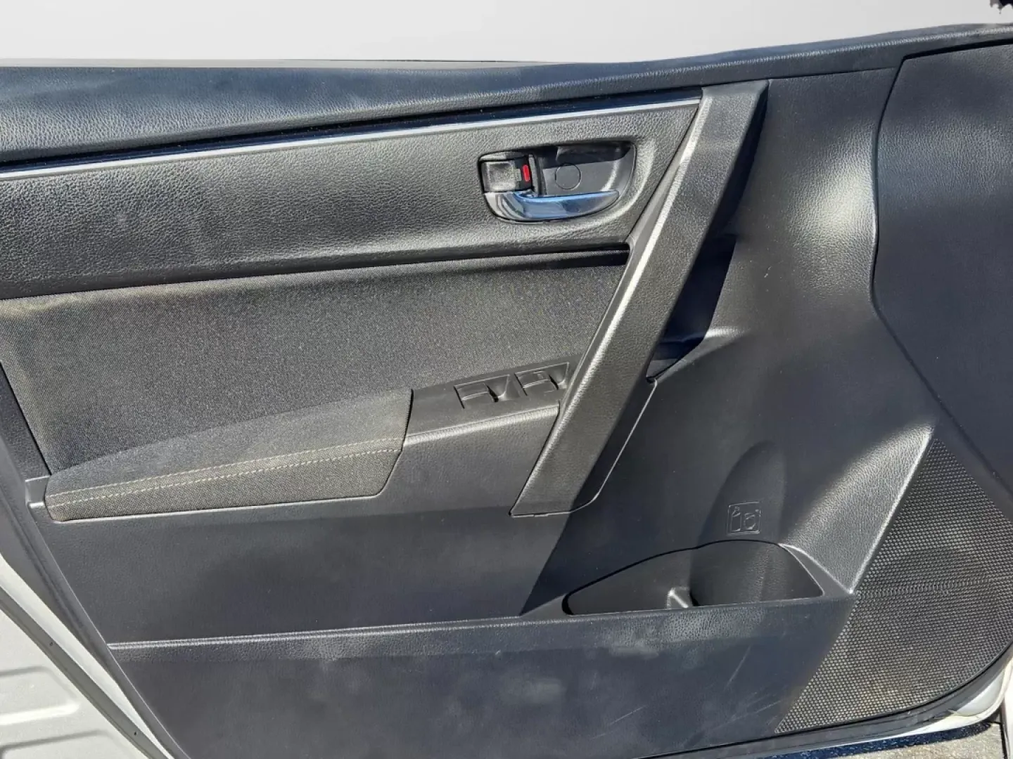 2019 Toyota Corolla LE (2T1BURHE8KC) with an Other engine, located at 7000 Northlake Connector, Columbus, GA, 31904, (706) 987-8085, 32.524975, -84.978134 - **Discover Your Next Adventure with the 2019 Toyota Corolla at Gils Auto!**<br /> <br /> Are you ready to elevate your daily commute or embark on weekend adventures with a reliable and stylish vehicle? Look no further than this stunning 2019 Toyota Corolla, available now at Gils Auto in Phenix City, - Photo#9